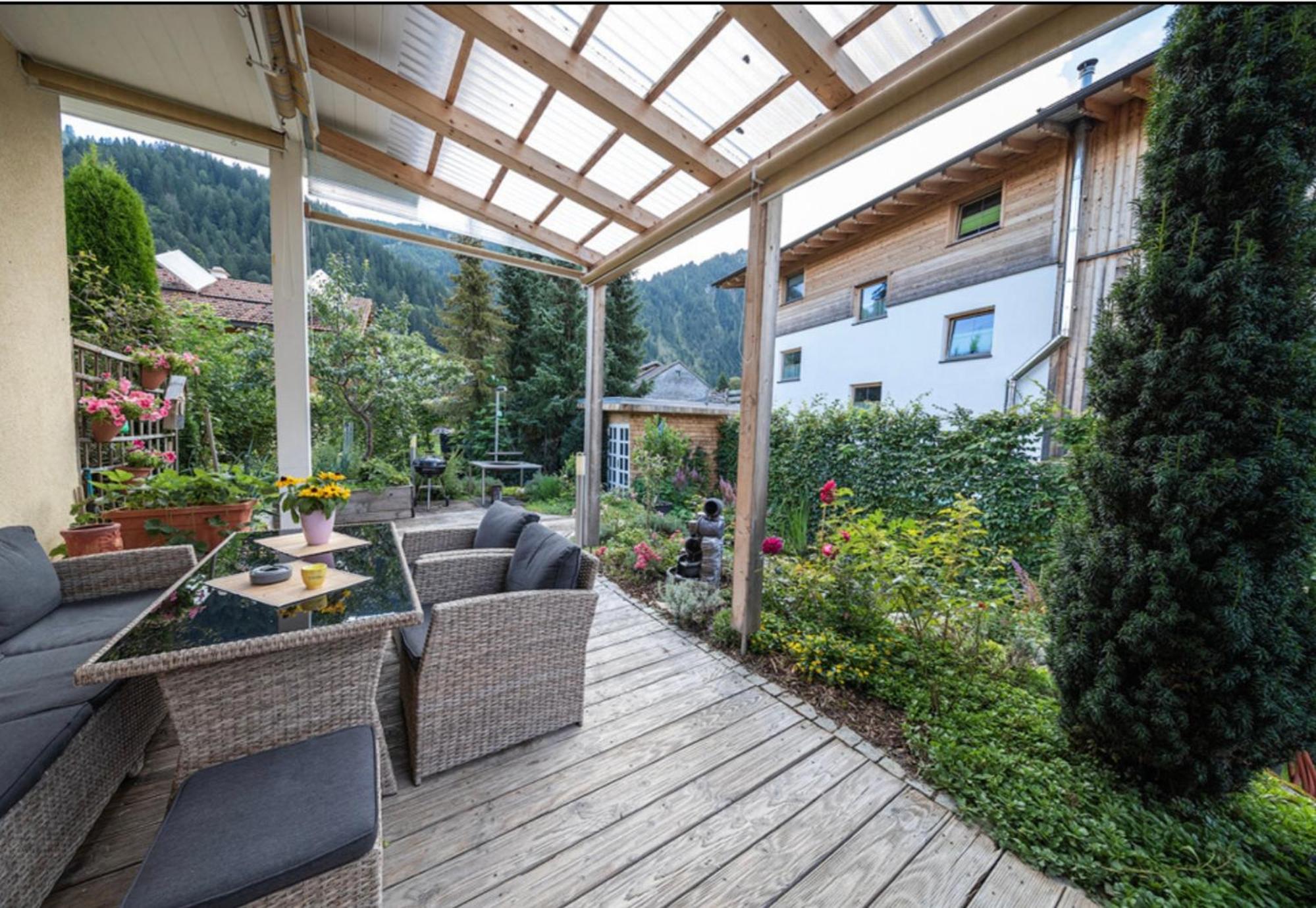 Deluxe Two-Bedroom Apartment with Garden View photo 1