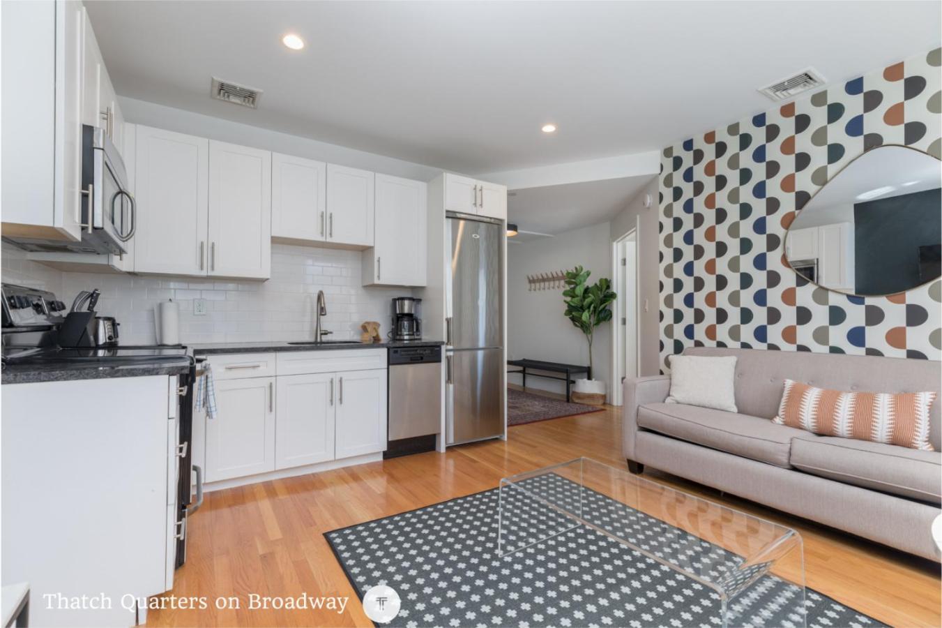 One-Bedroom Apartment 2 - Photo 2
