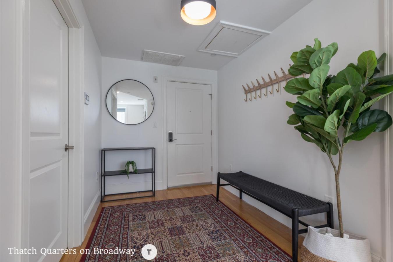 One-Bedroom Apartment 2 - Photo 3