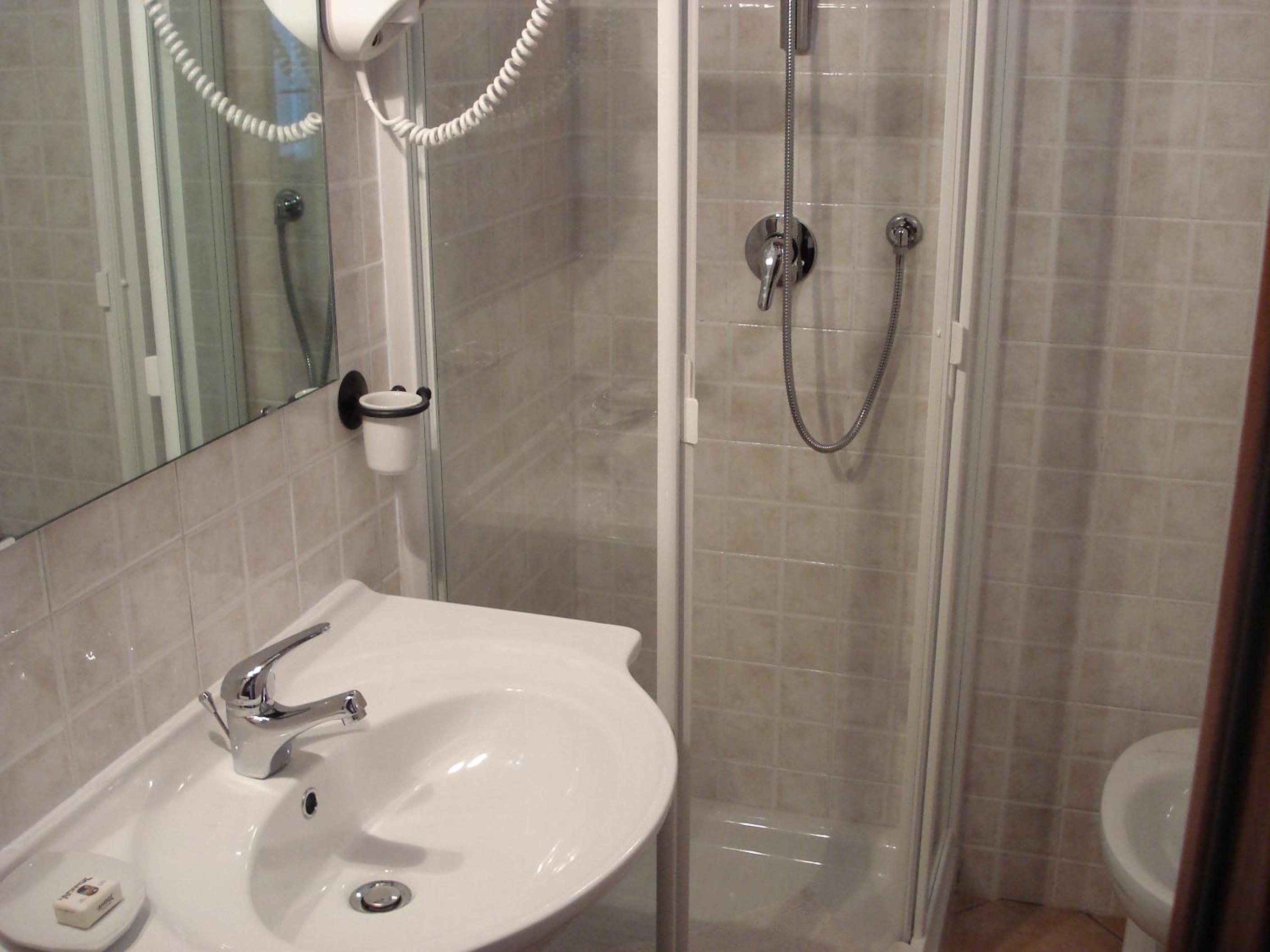 Triple Room - Photo 10