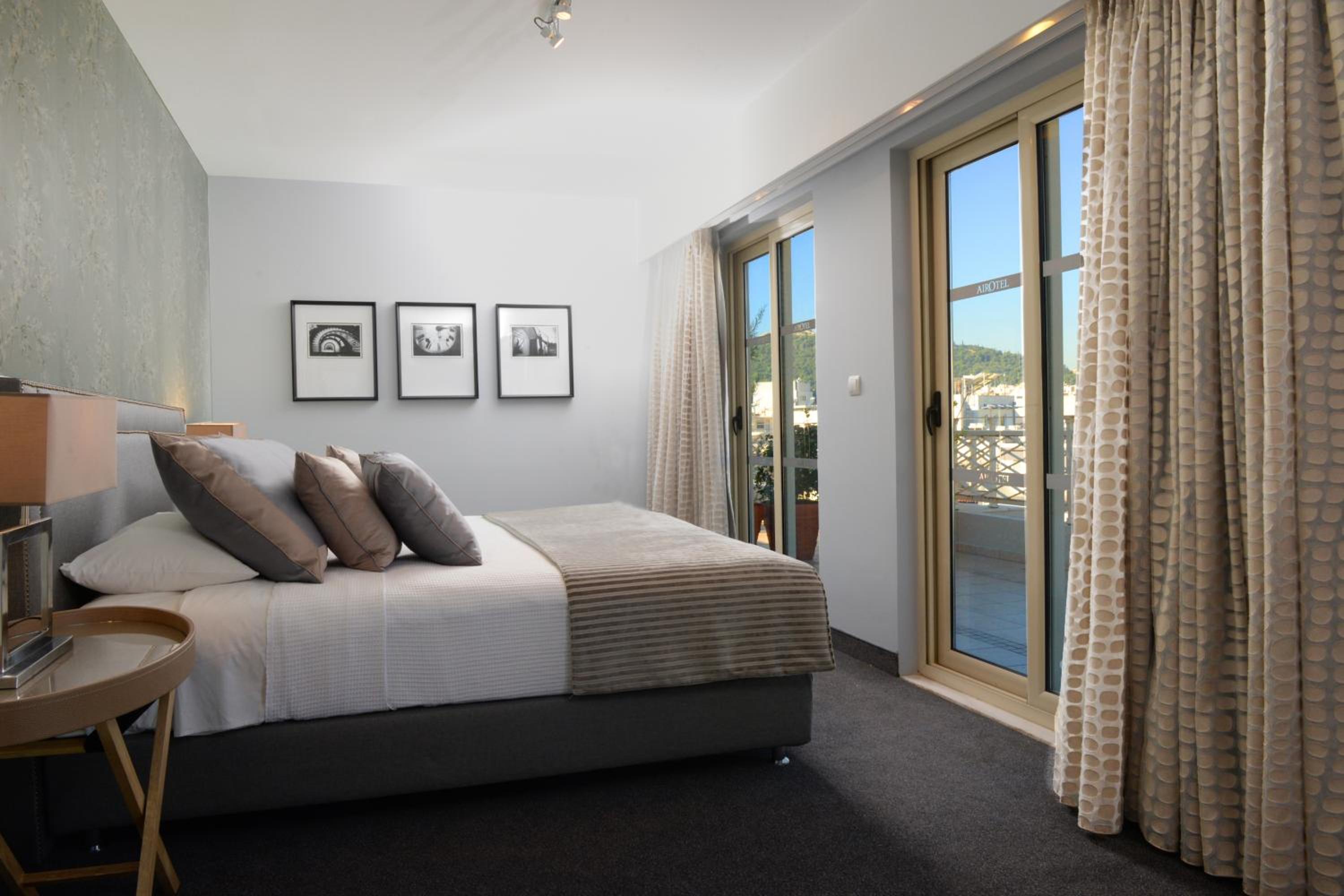 Bed & Sleeping Area