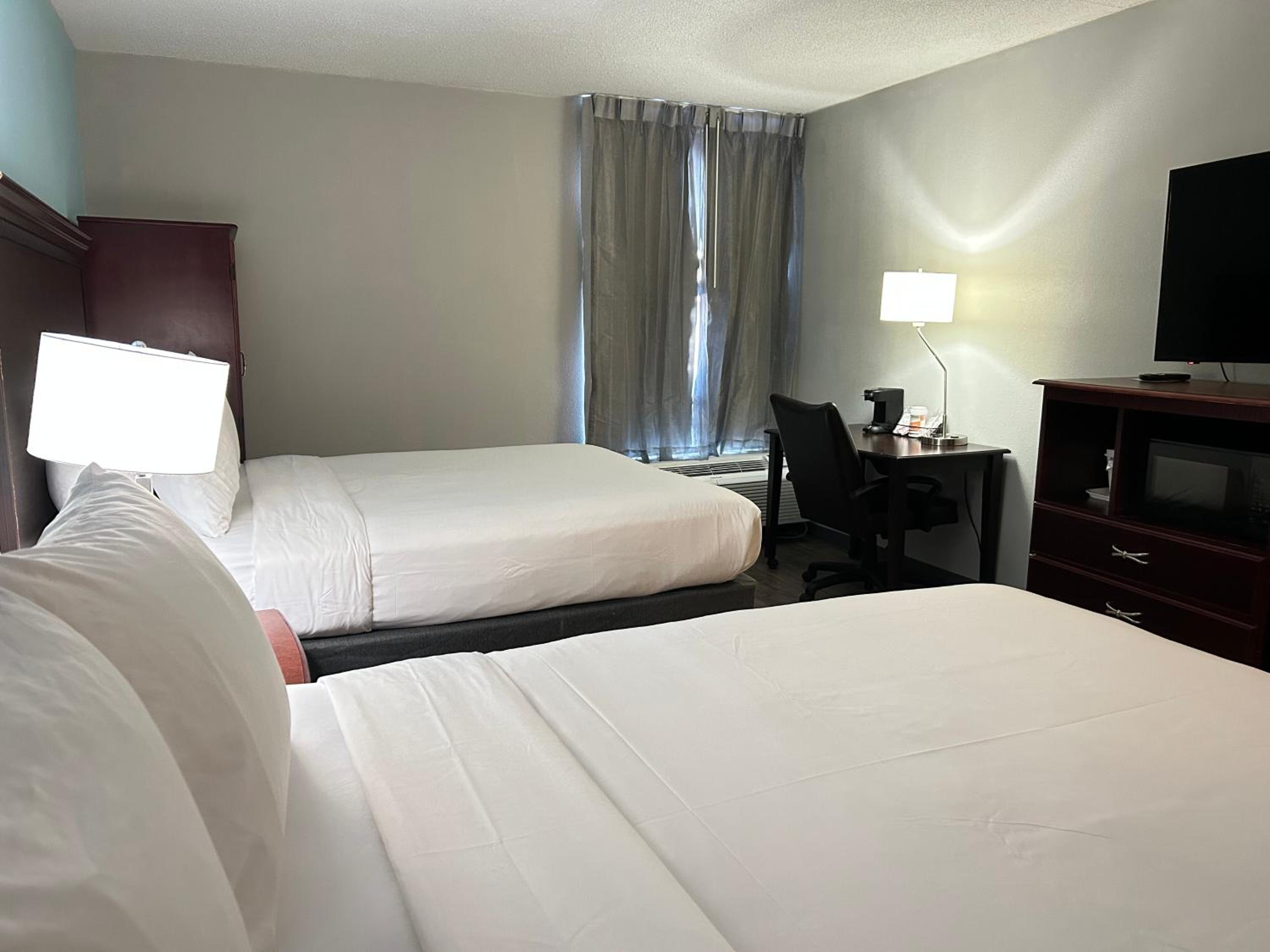 Double Queen Room - Photo 1
