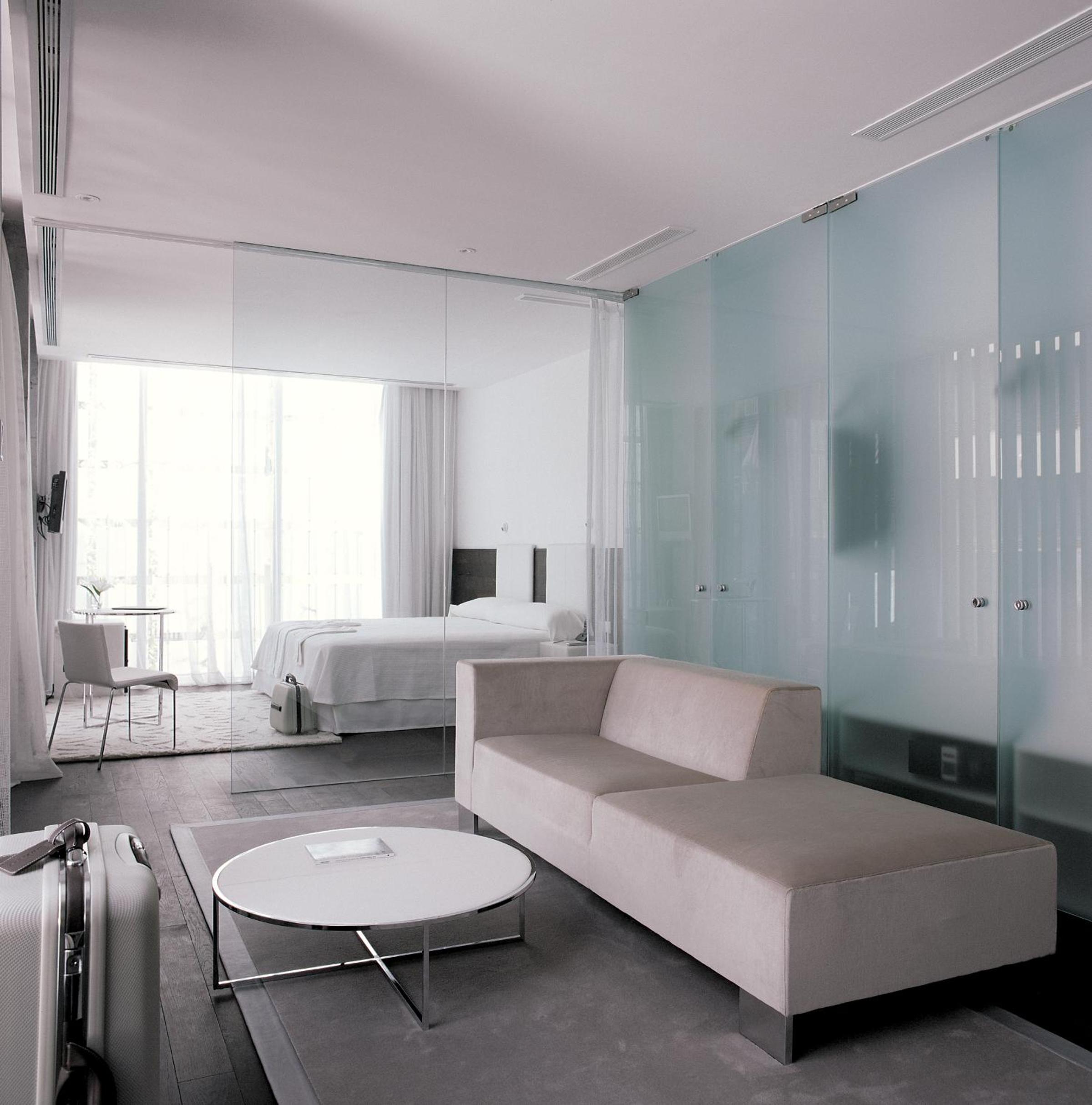Suite - Photo 3