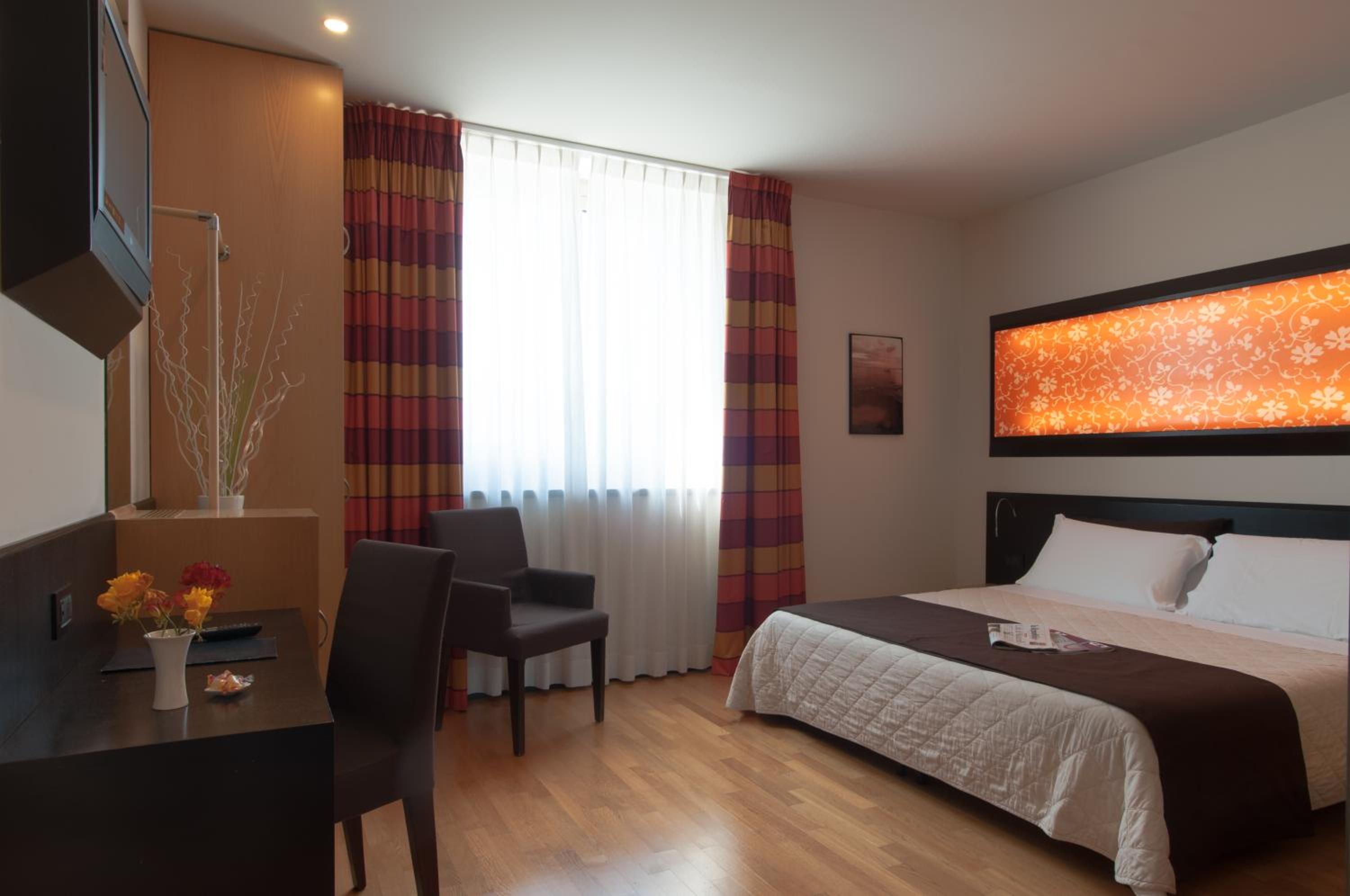 Double or Twin Room - Photo 22