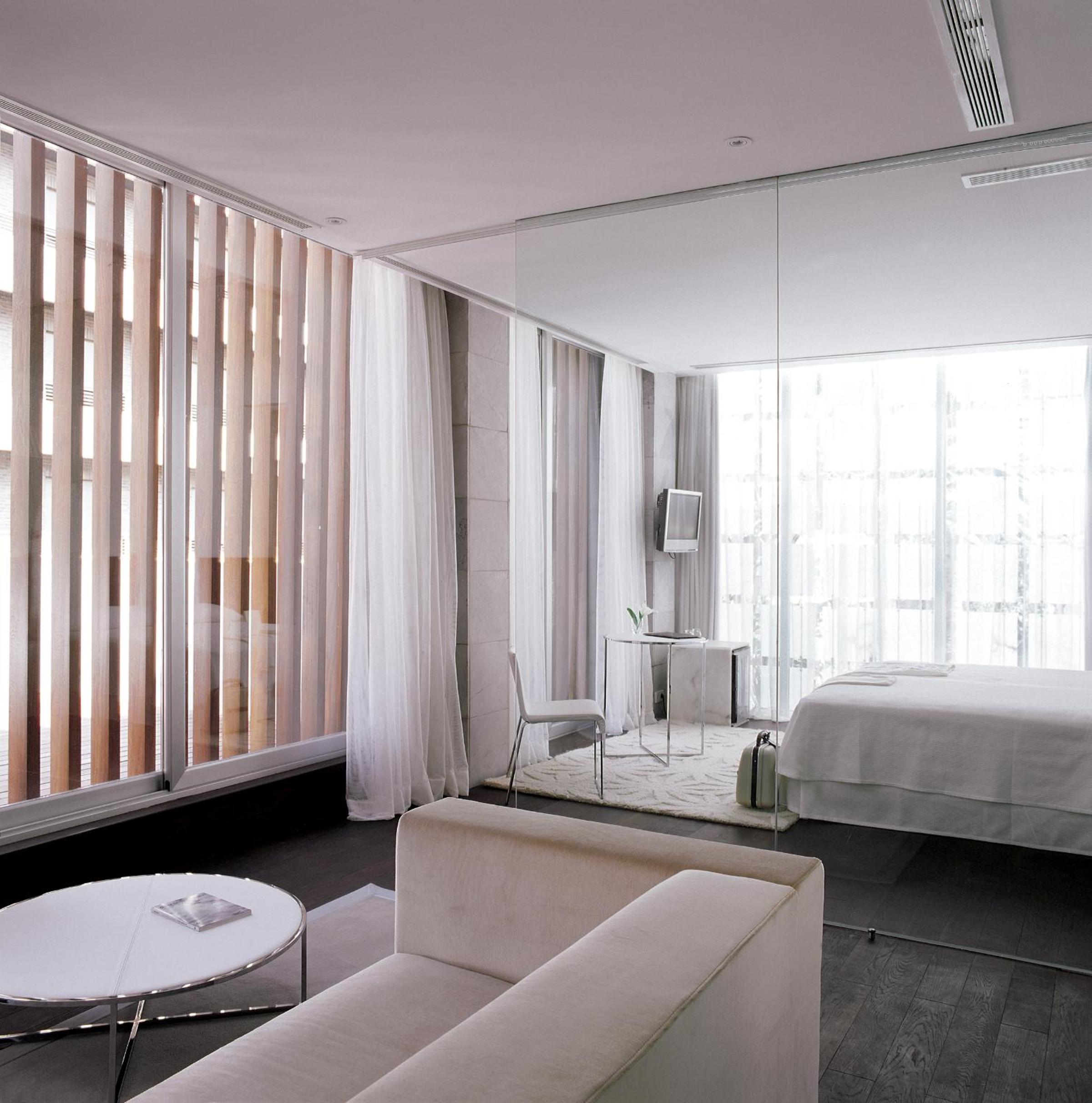Suite - Photo 2