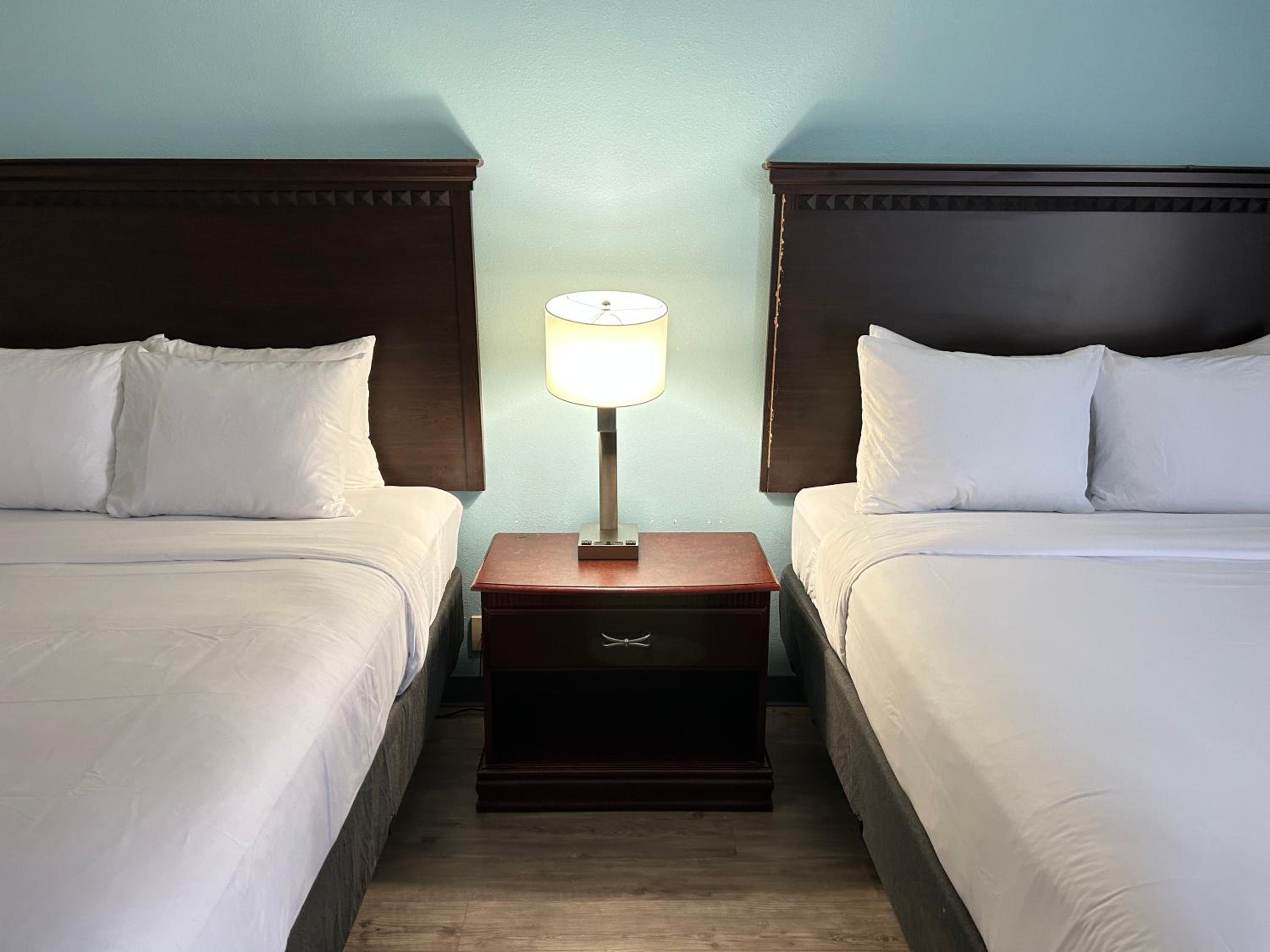 Double Queen Room - Photo 4