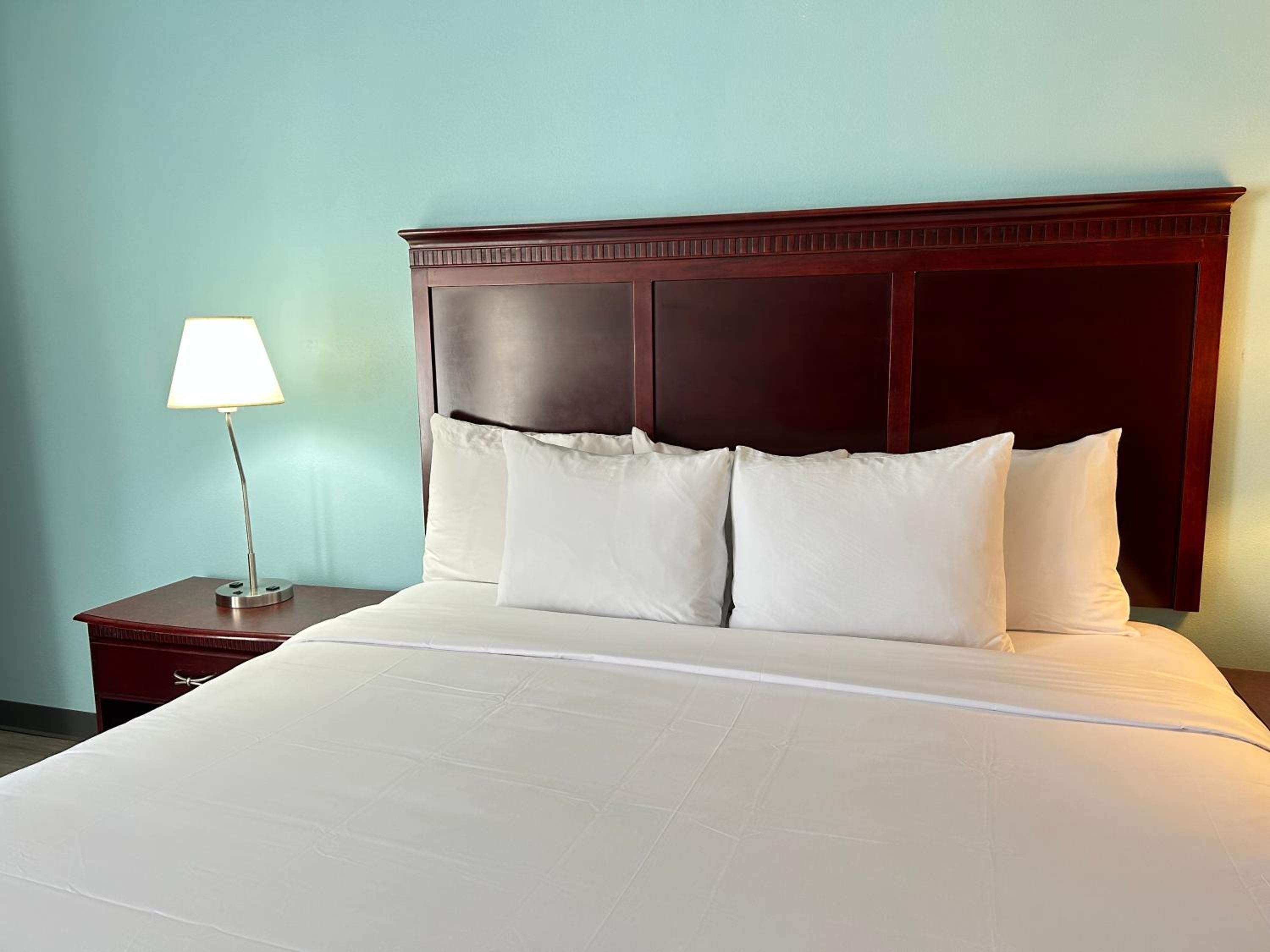 Double Queen Room - Photo 8
