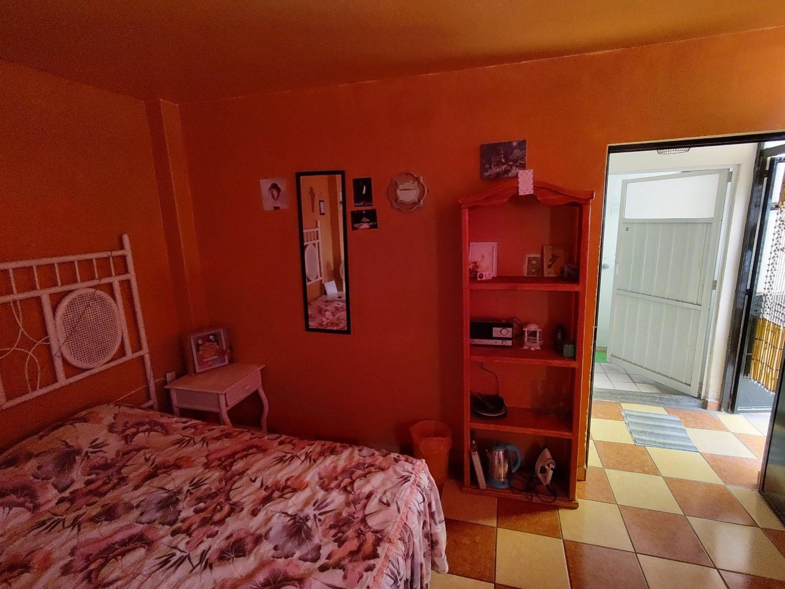 Twin Room - Photo 6