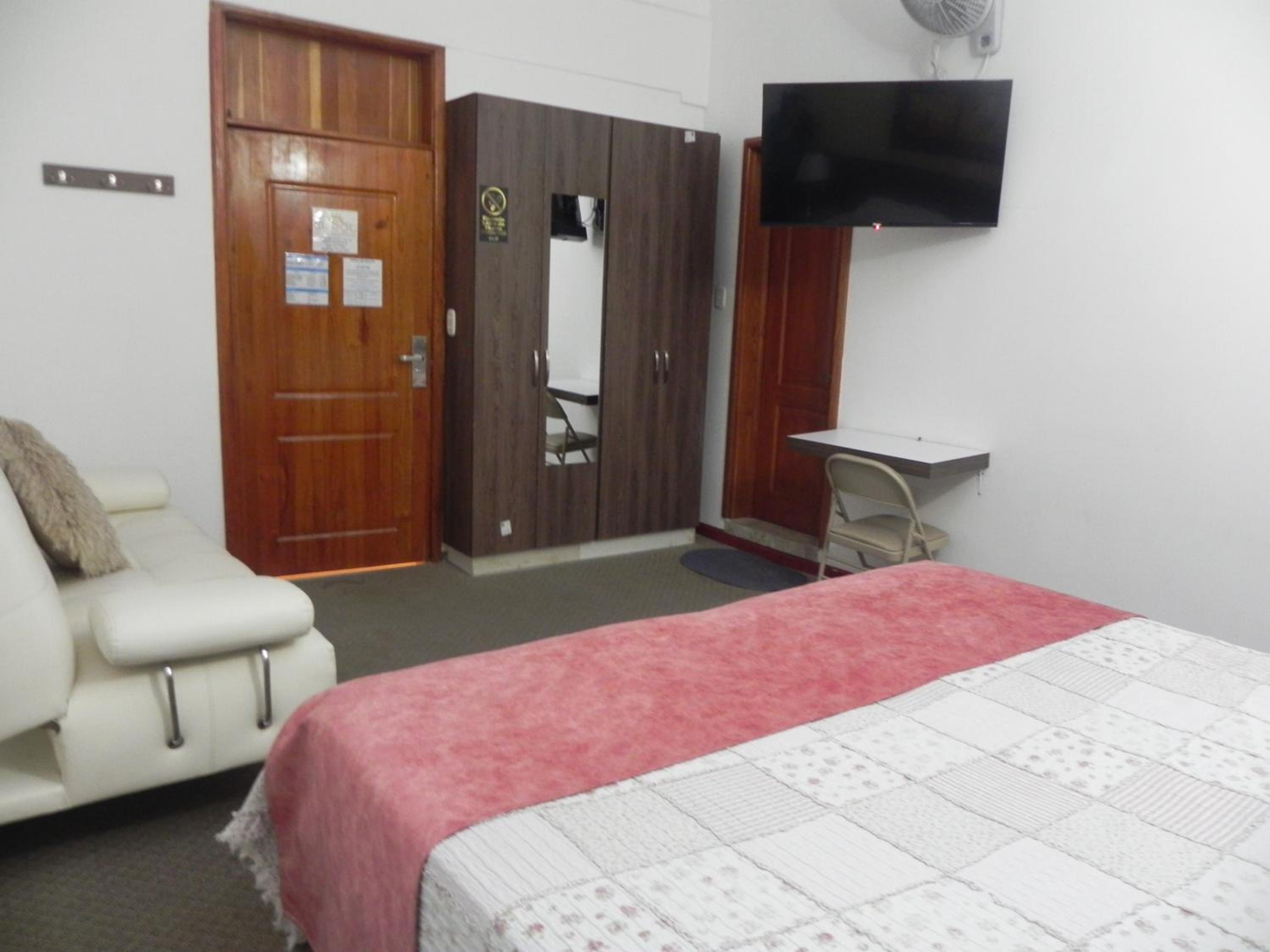 Deluxe King Room photo 2