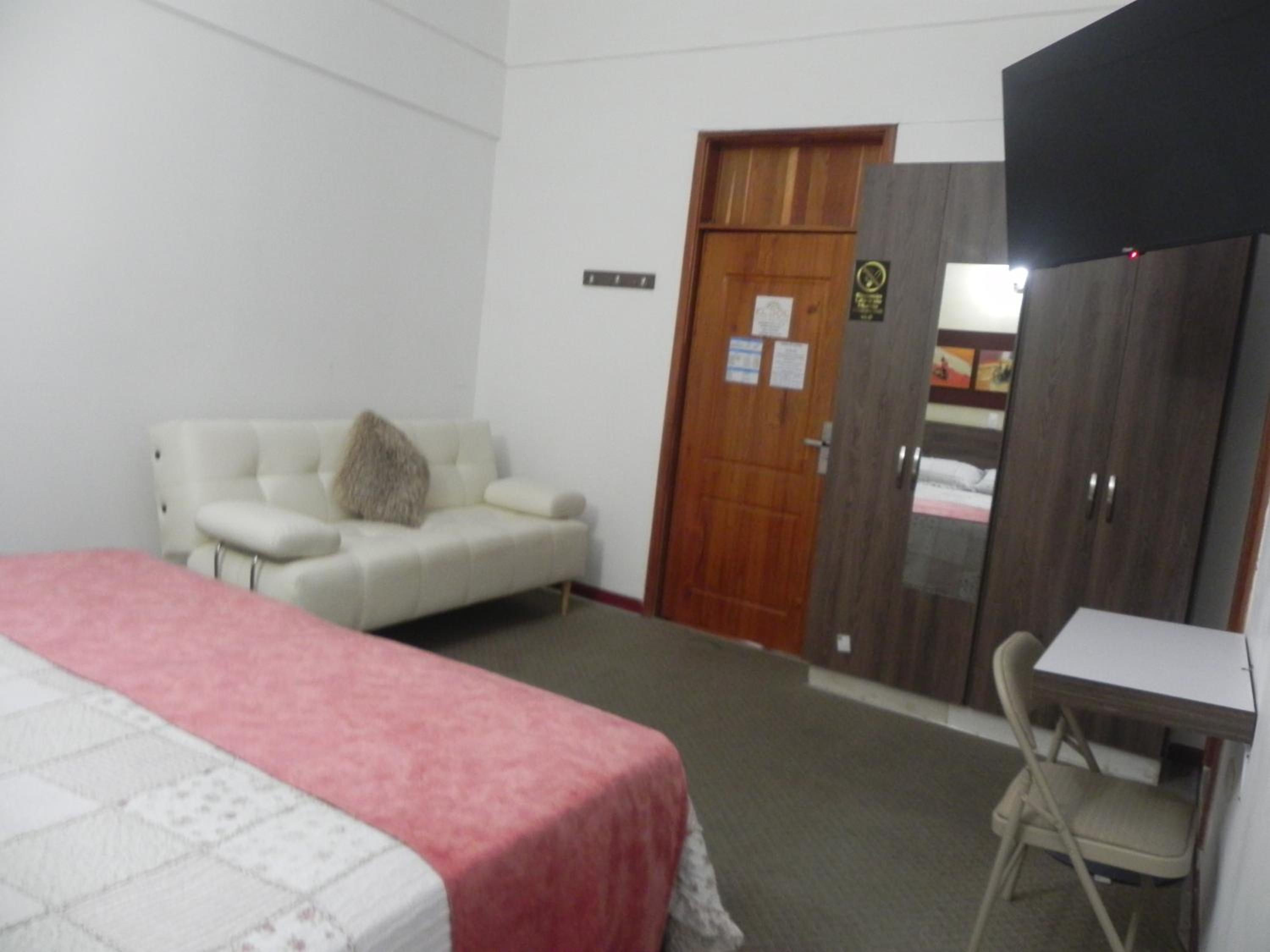 Deluxe King Room photo 3
