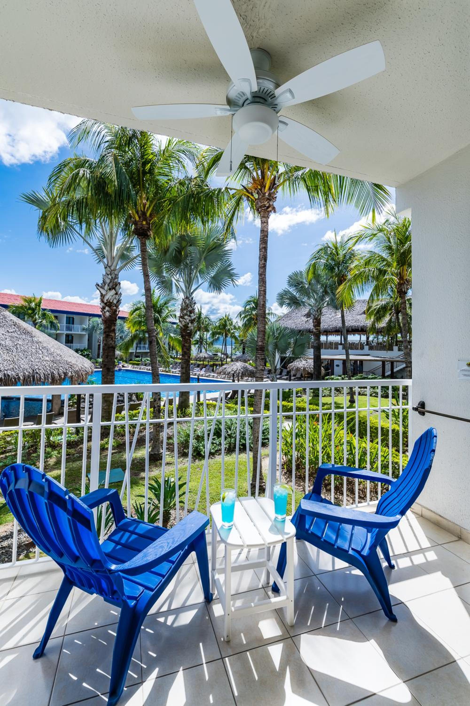 King Room with Pool View - Photo 6