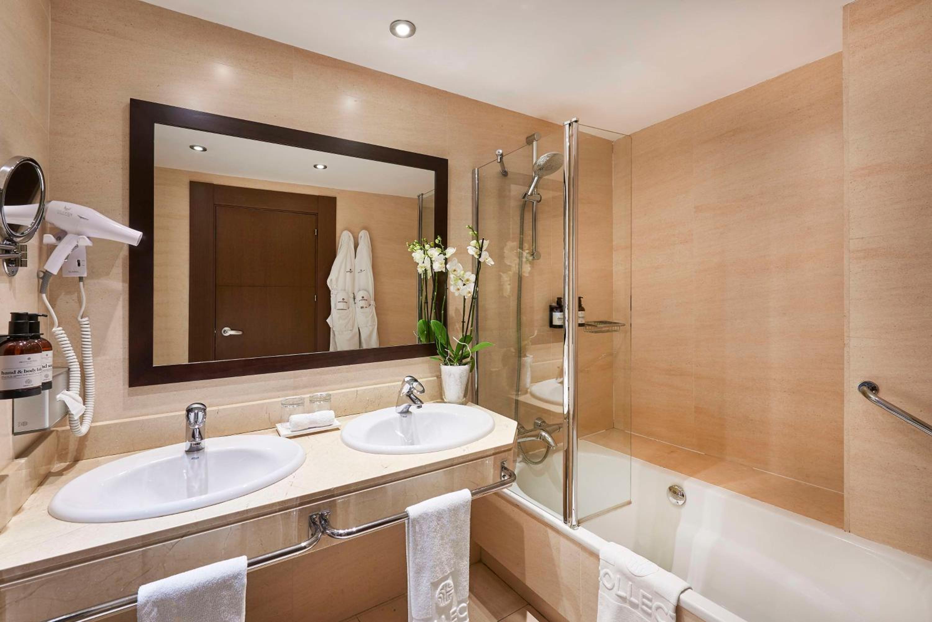 Superior Double or Twin Room - Photo 2
