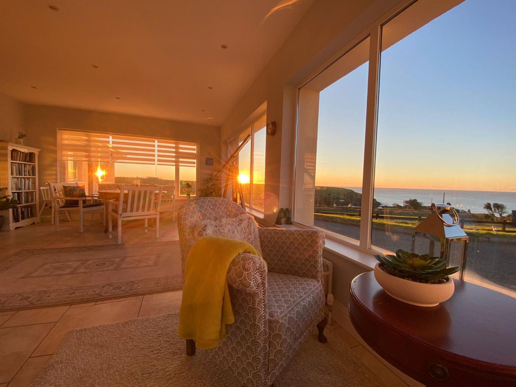 Deluxe Queen Suite - Photo 31