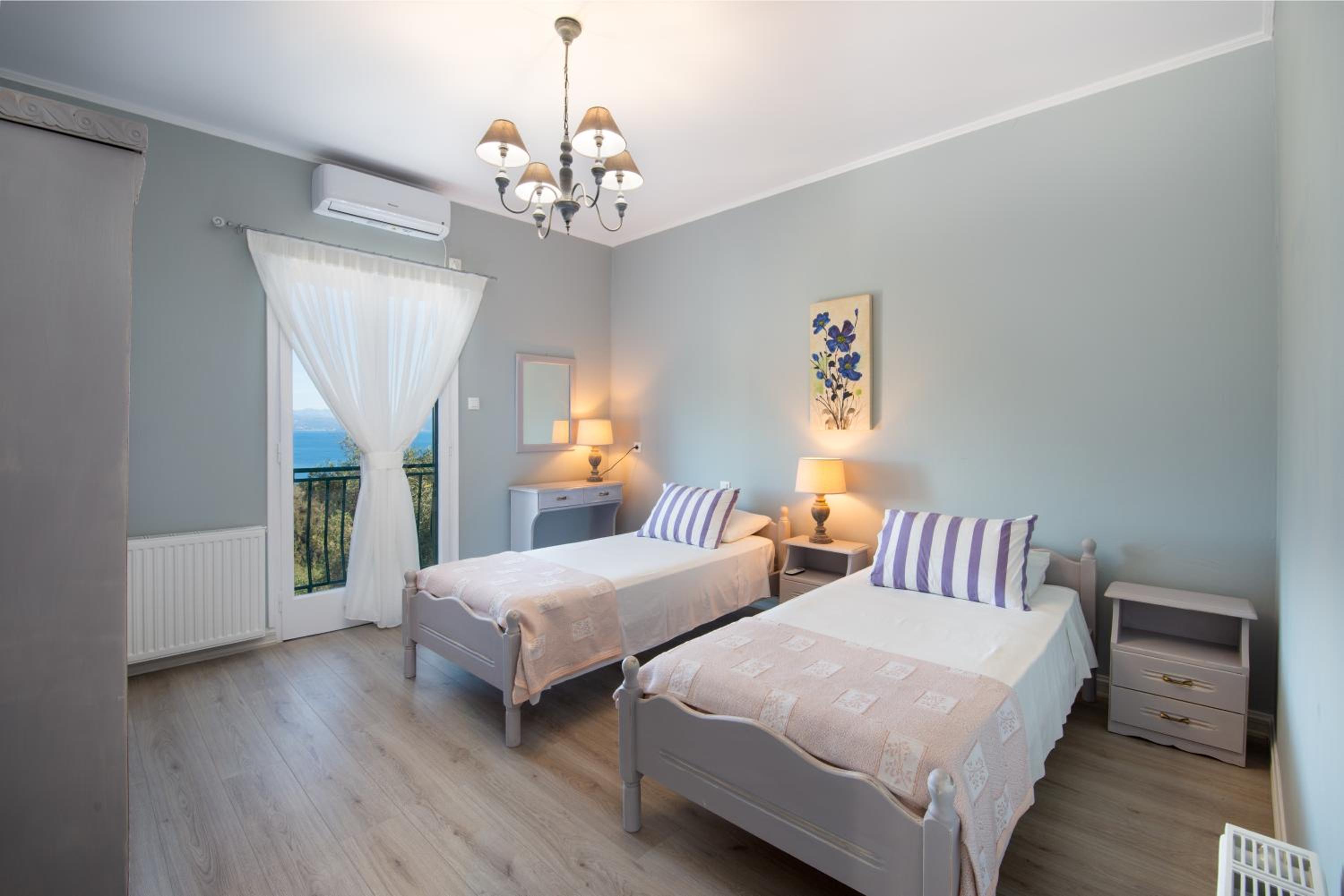 Three-Bedroom Villa photo 1