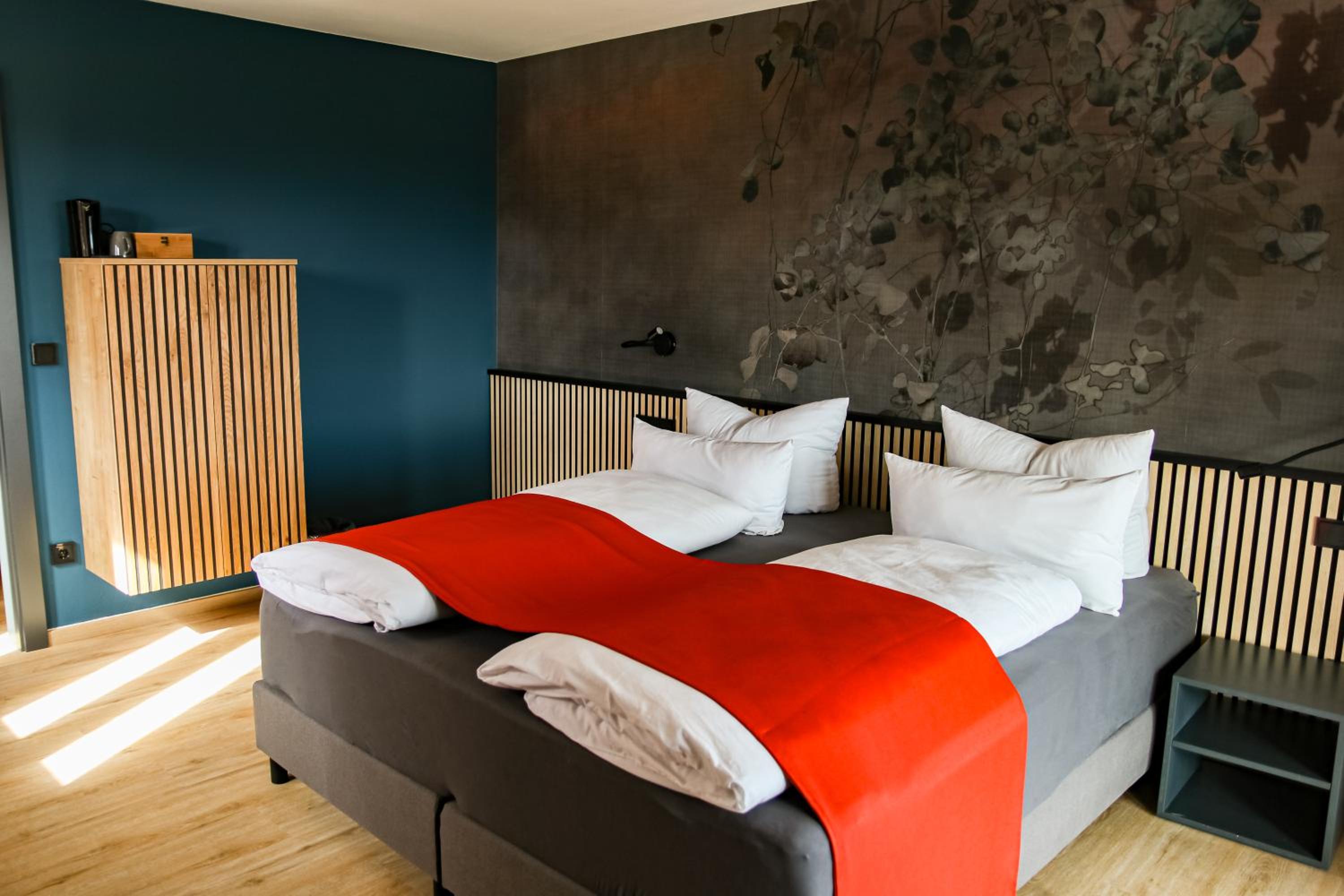 Double Room with Balcony - Photo 9