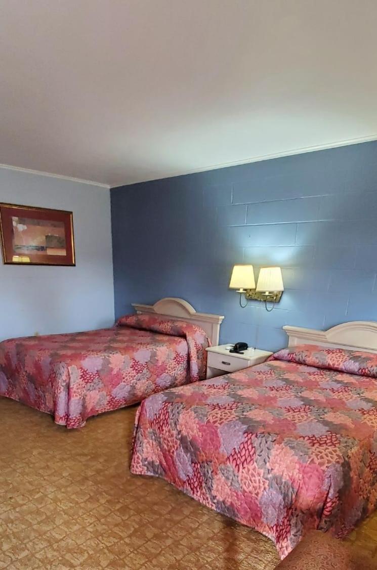 Double Room with Two Double Beds photo 3