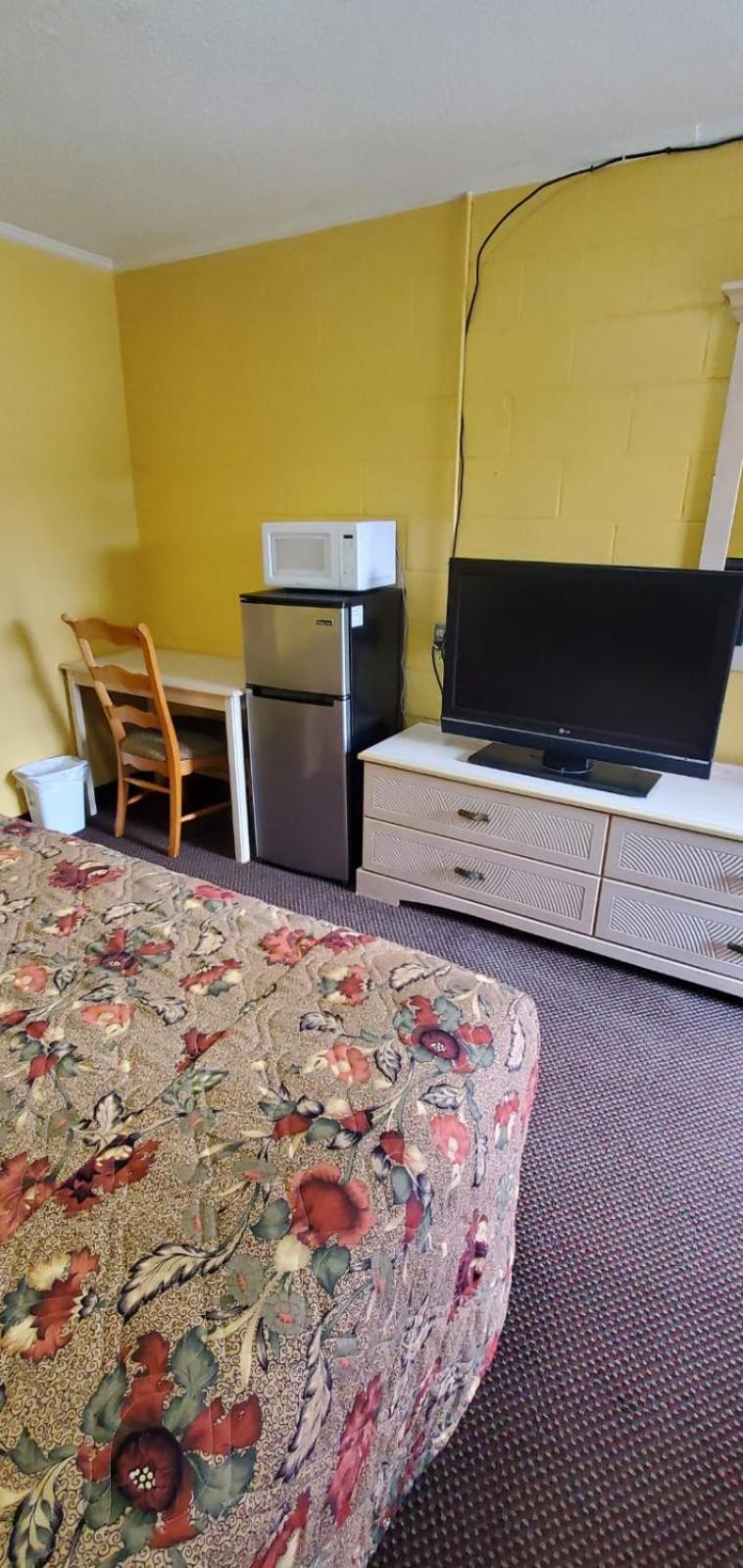 Double Room with Two Double Beds photo 2