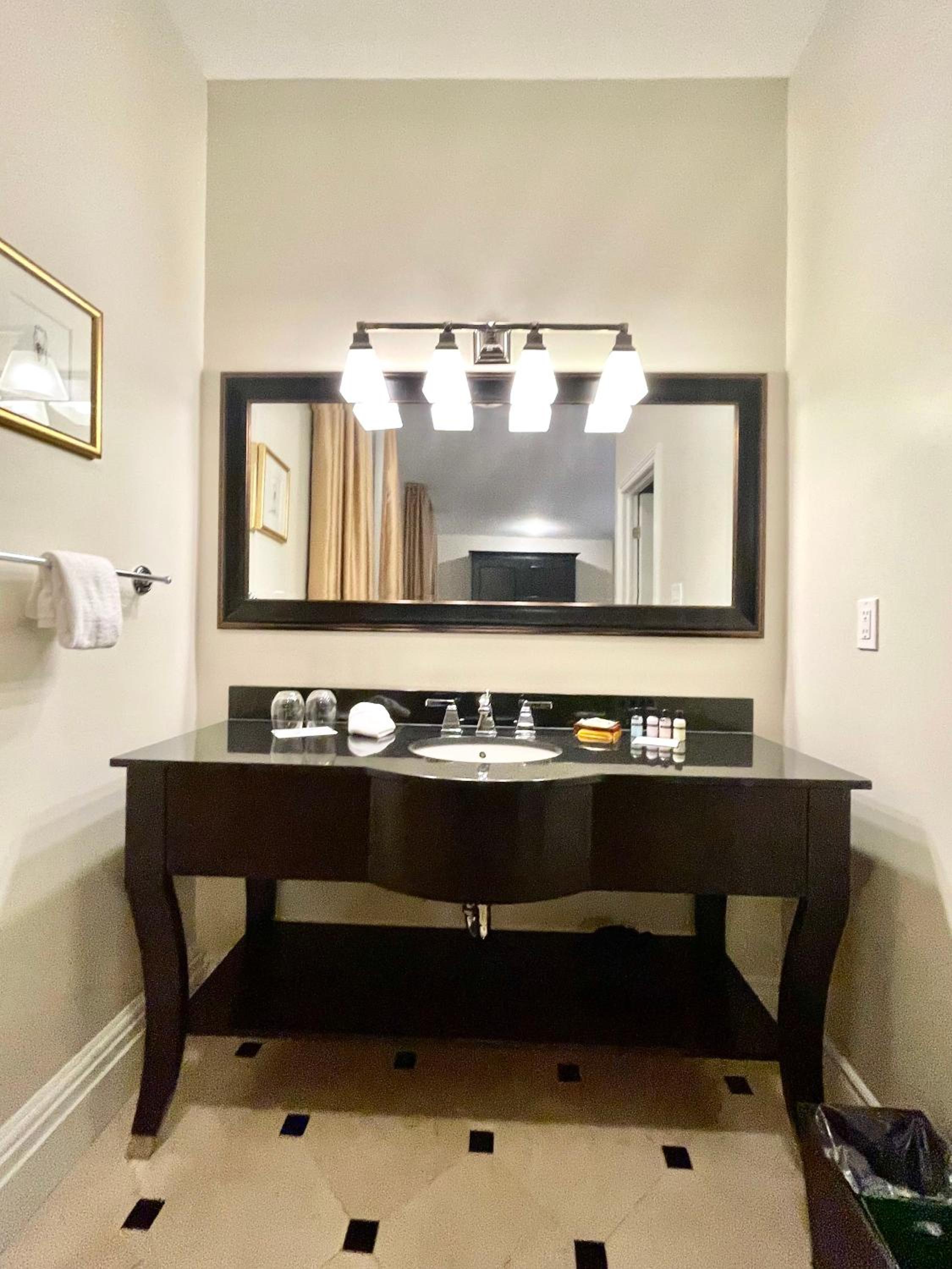 Superior Room thumbnail 6