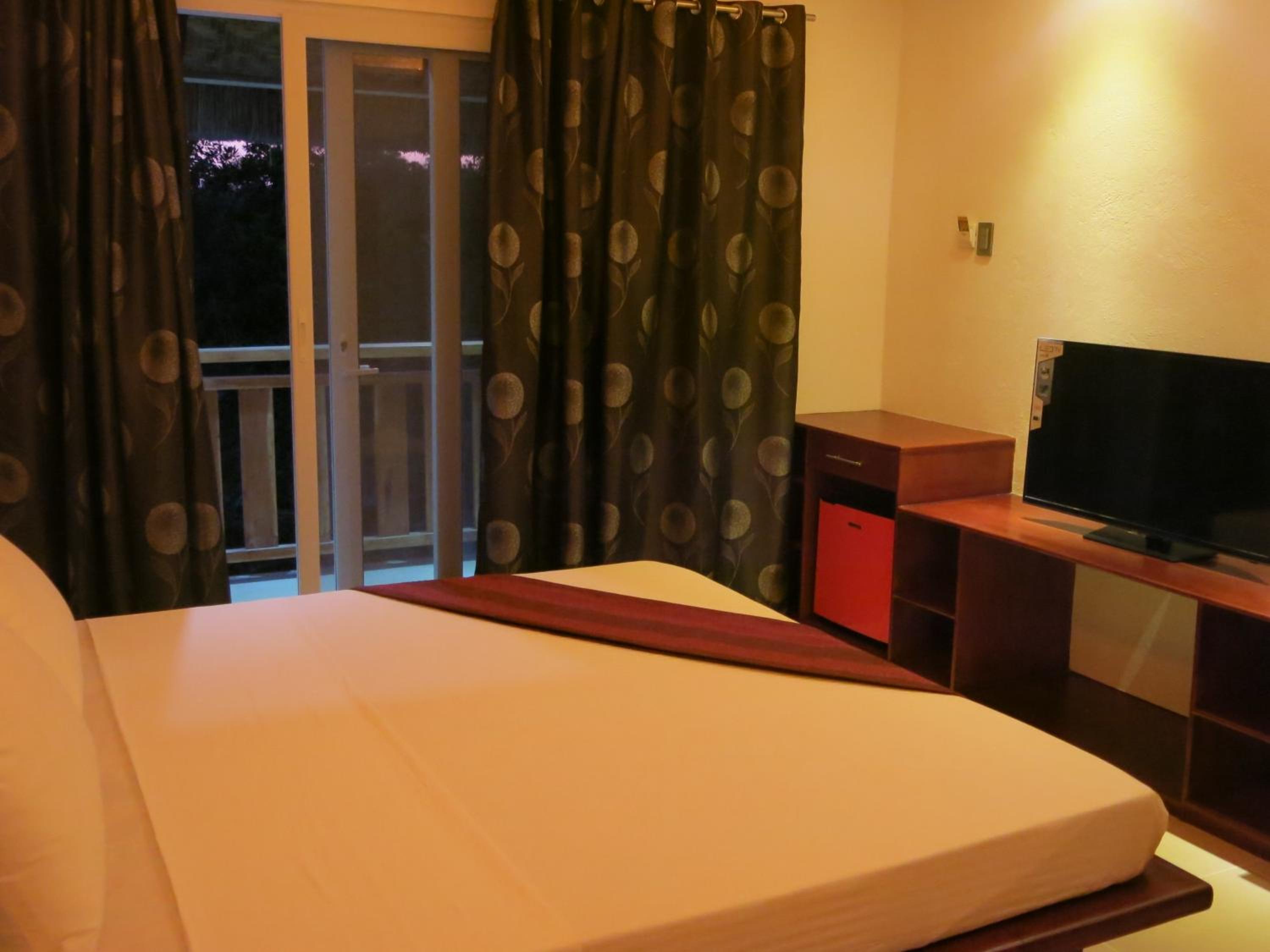 Superior King Room - Photo 8