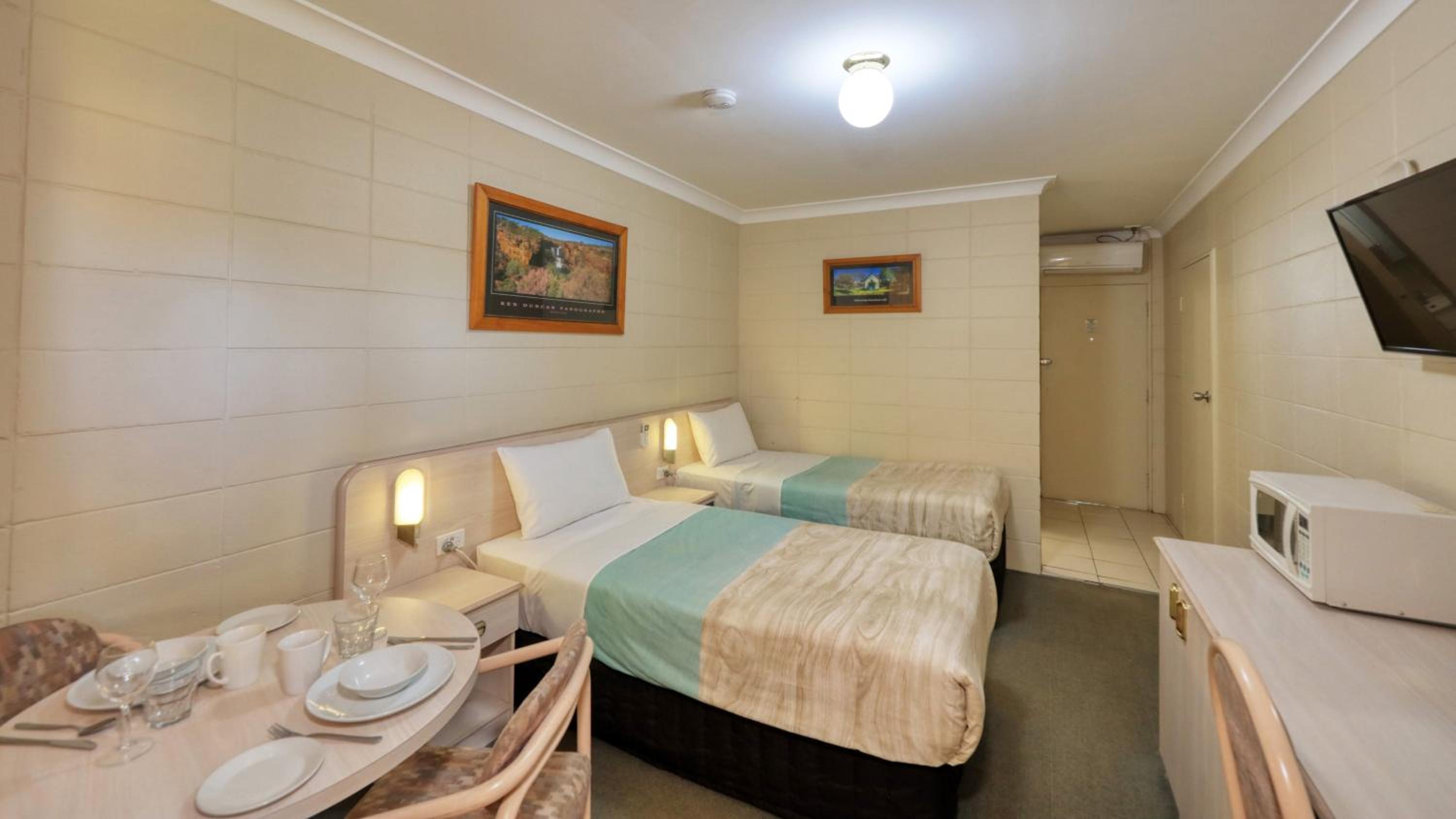 Standard Twin Room photo 1