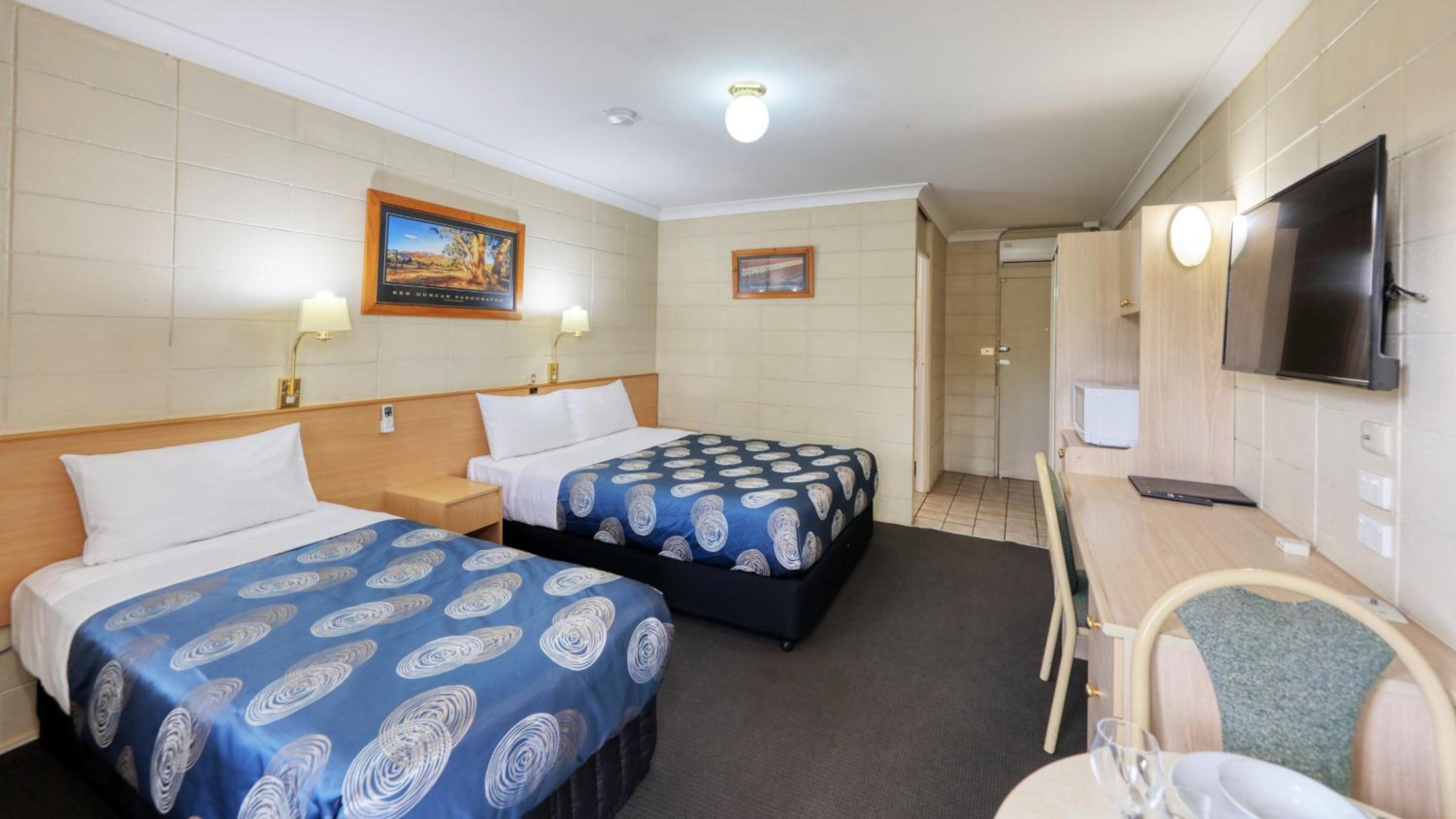 Deluxe Queen Room and Single Bed photo 1