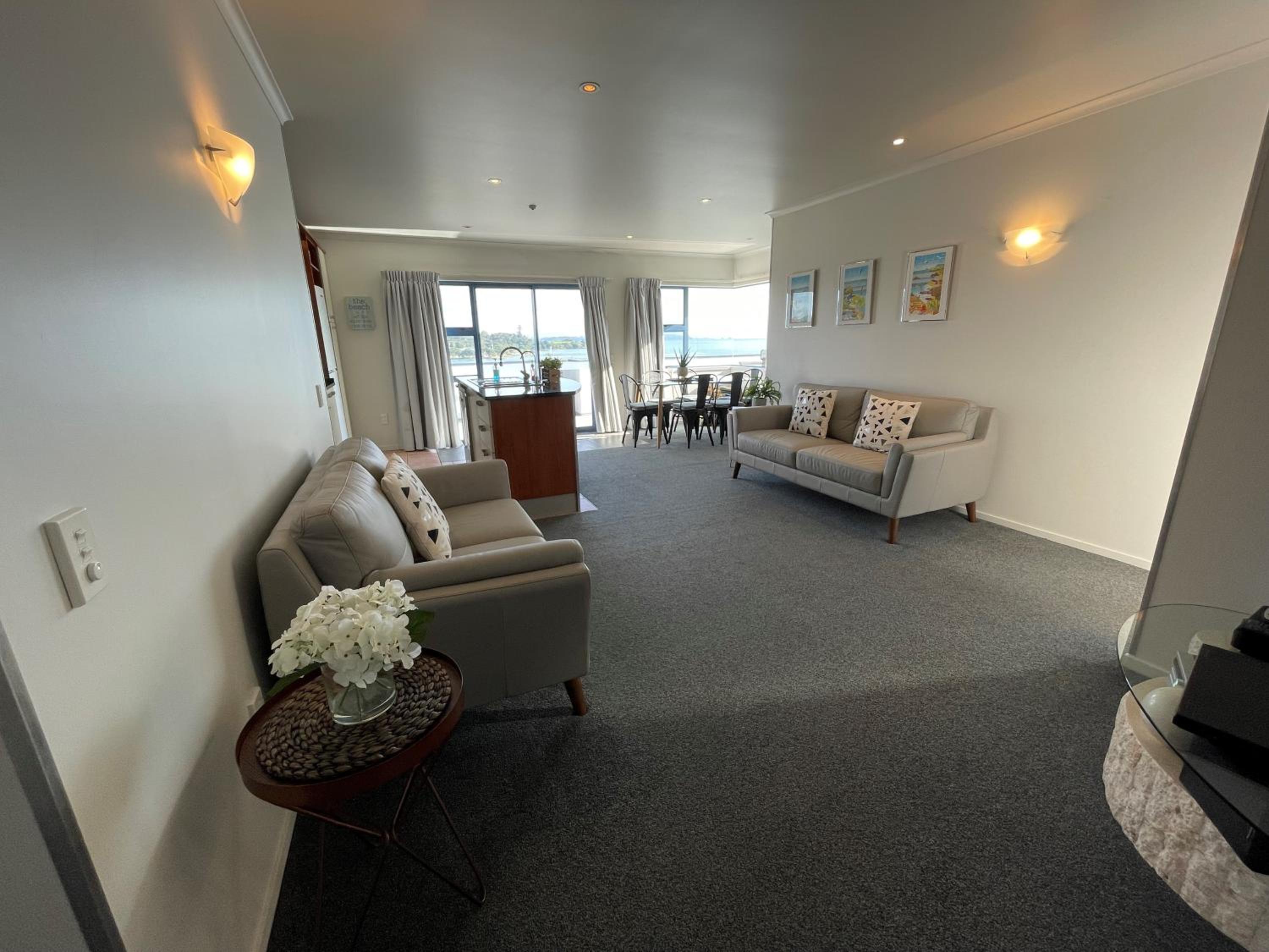 Deluxe Three Bedroom Apartment with Spa photo 3