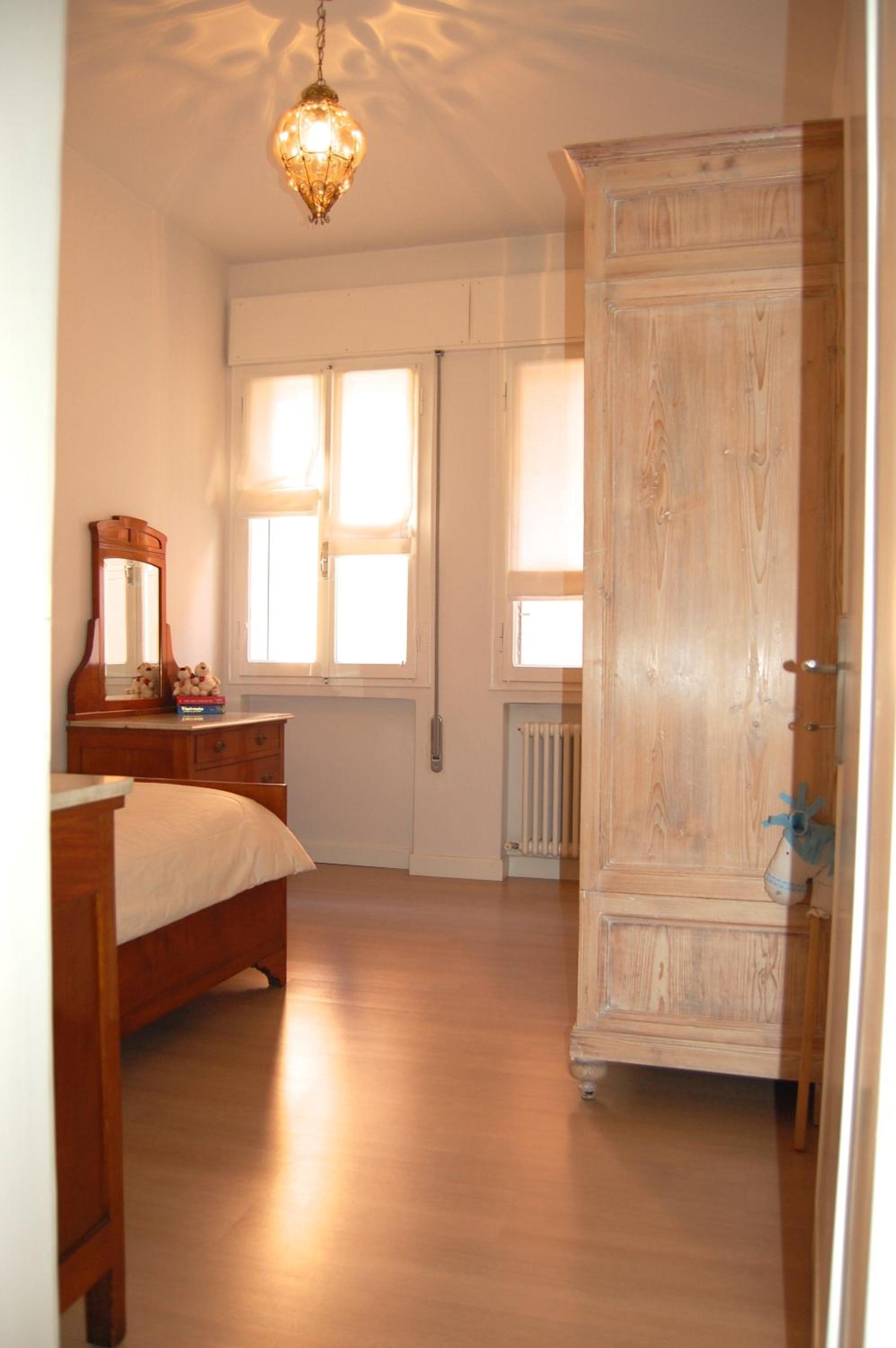 Three-Bedroom Apartment - Photo 10
