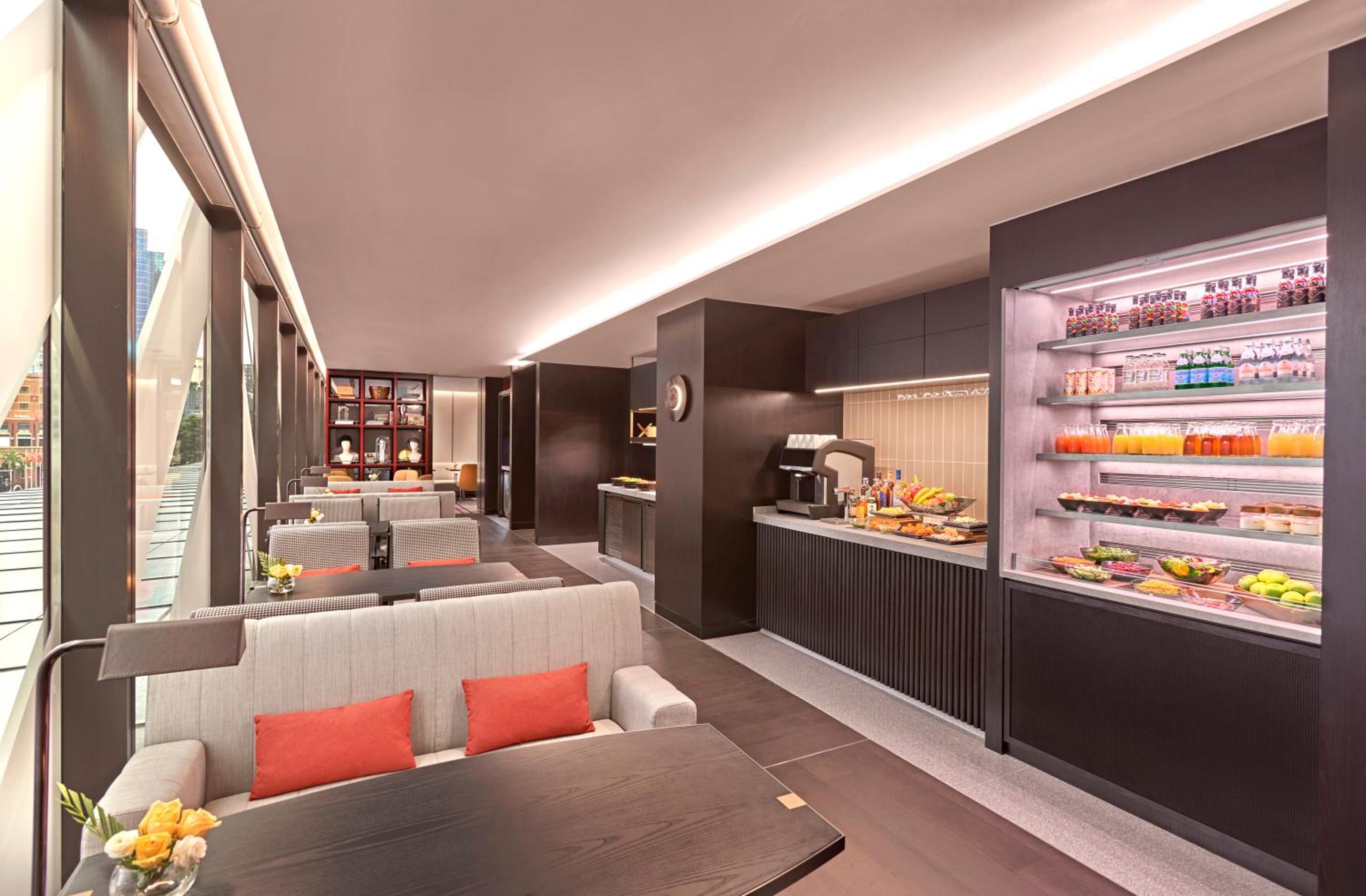 Pullman Suite, 1 King Bed, High Floor, Lounge Access photo 3