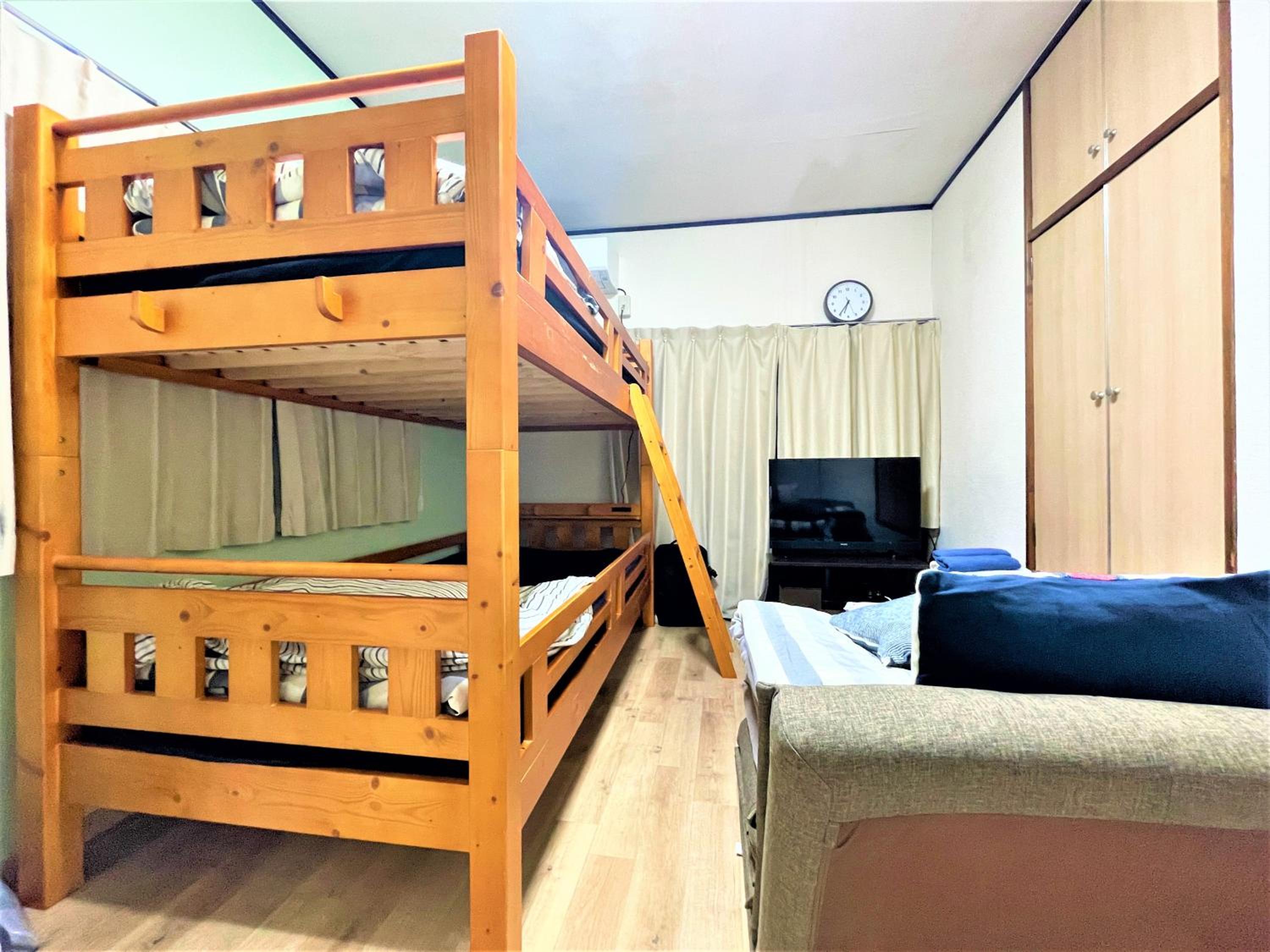 One-Bedroom Apartment photo 2