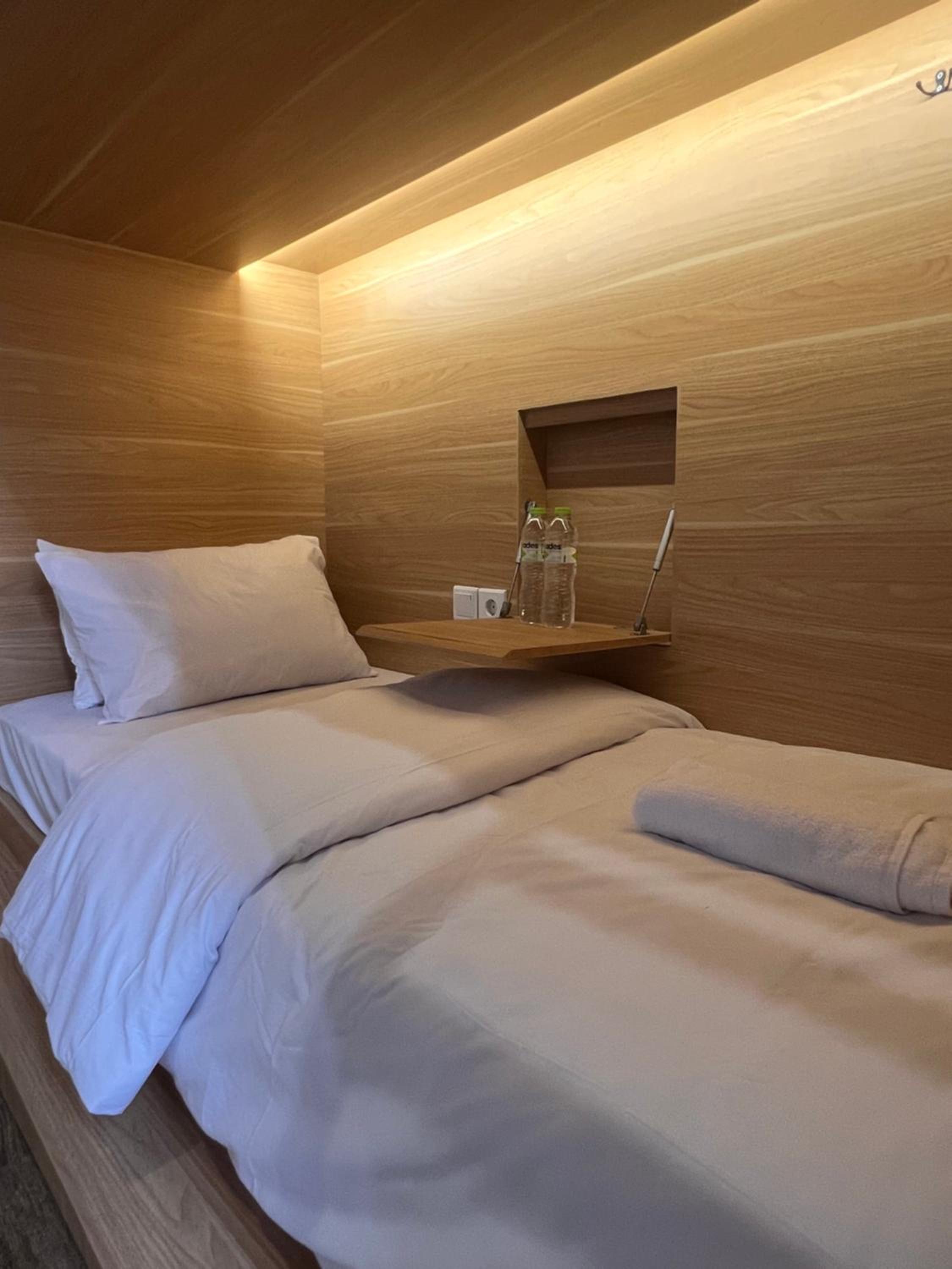 Single Bed in Female Dormitory Room photo 3