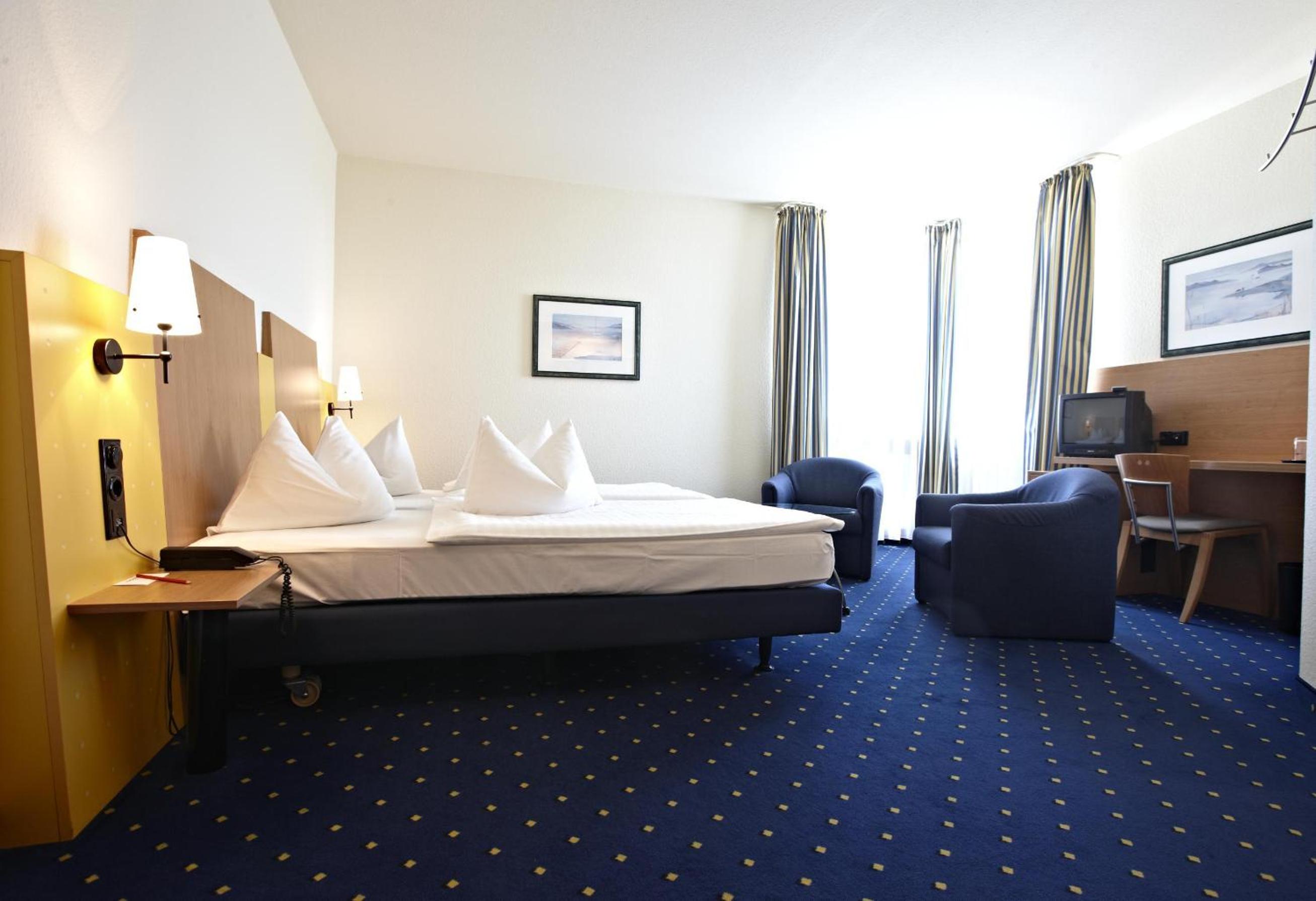 Business Twin Room - Photo 4