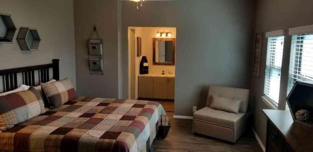 Three-Bedroom Vacation Home  photo 2