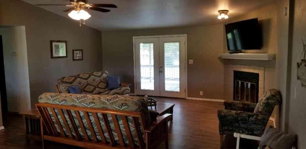 Three-Bedroom Vacation Home  photo 1
