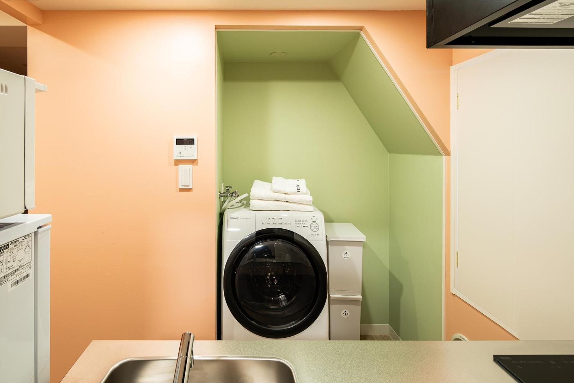 Deluxe Studio Apartment - High Floor photo 3