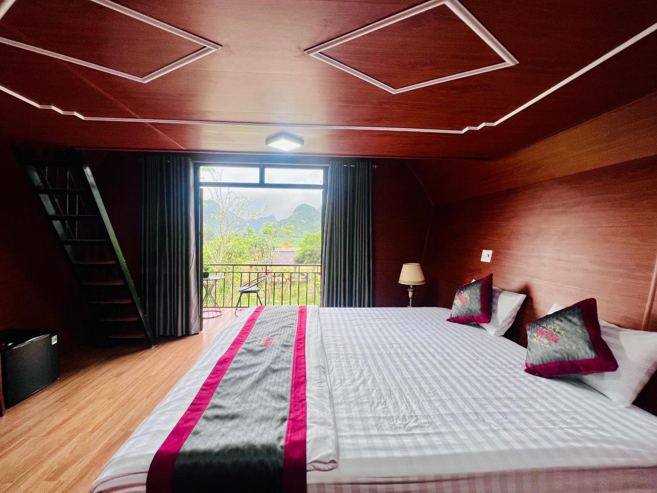 King Room With Balcony photo 2