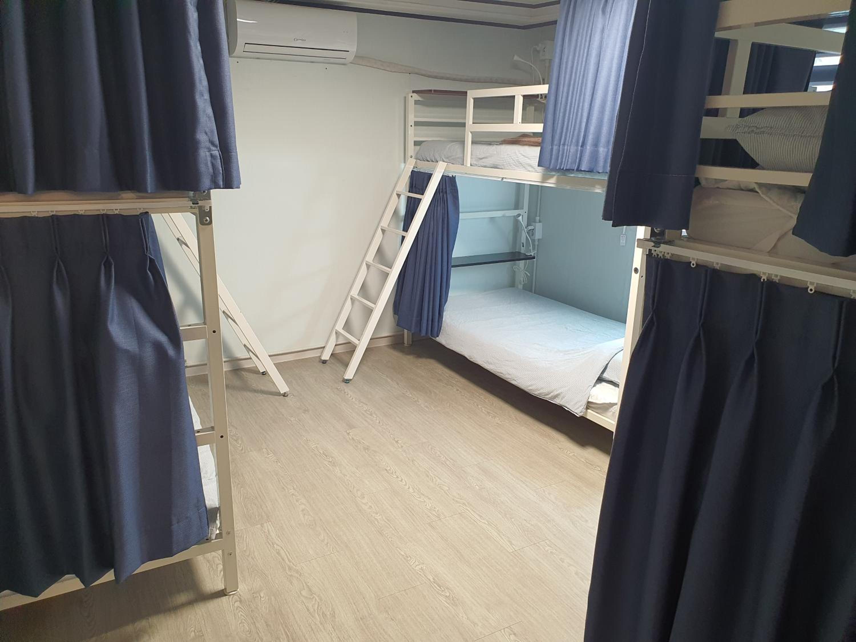 Bed in 6-Bed Mixed Dormitory Room