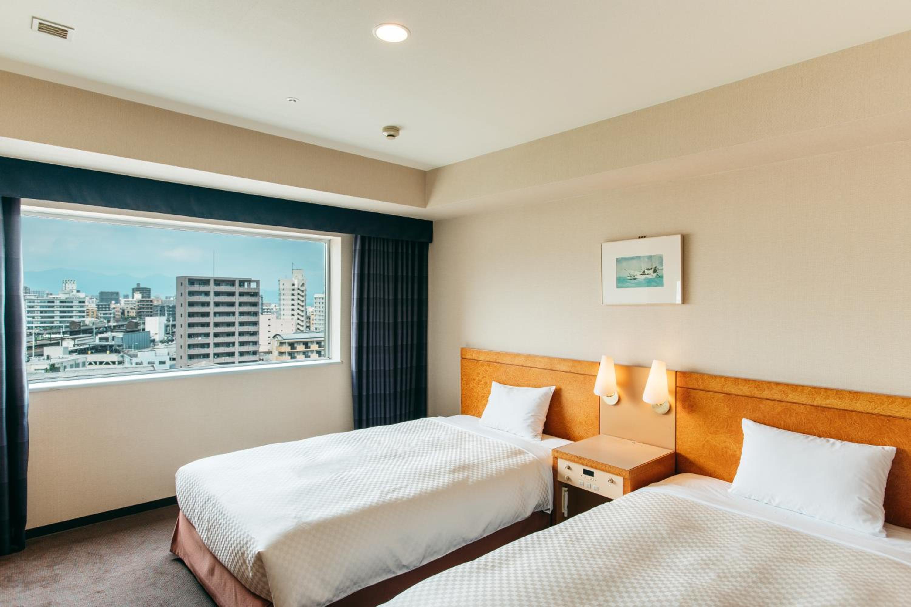 Standard Twin Room - Non-Smoking - Photo 6