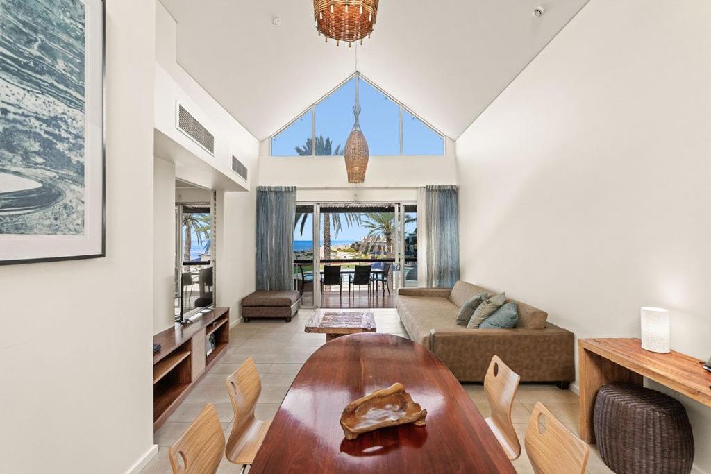 Two-Bedroom Apartment with Ocean View photo 3