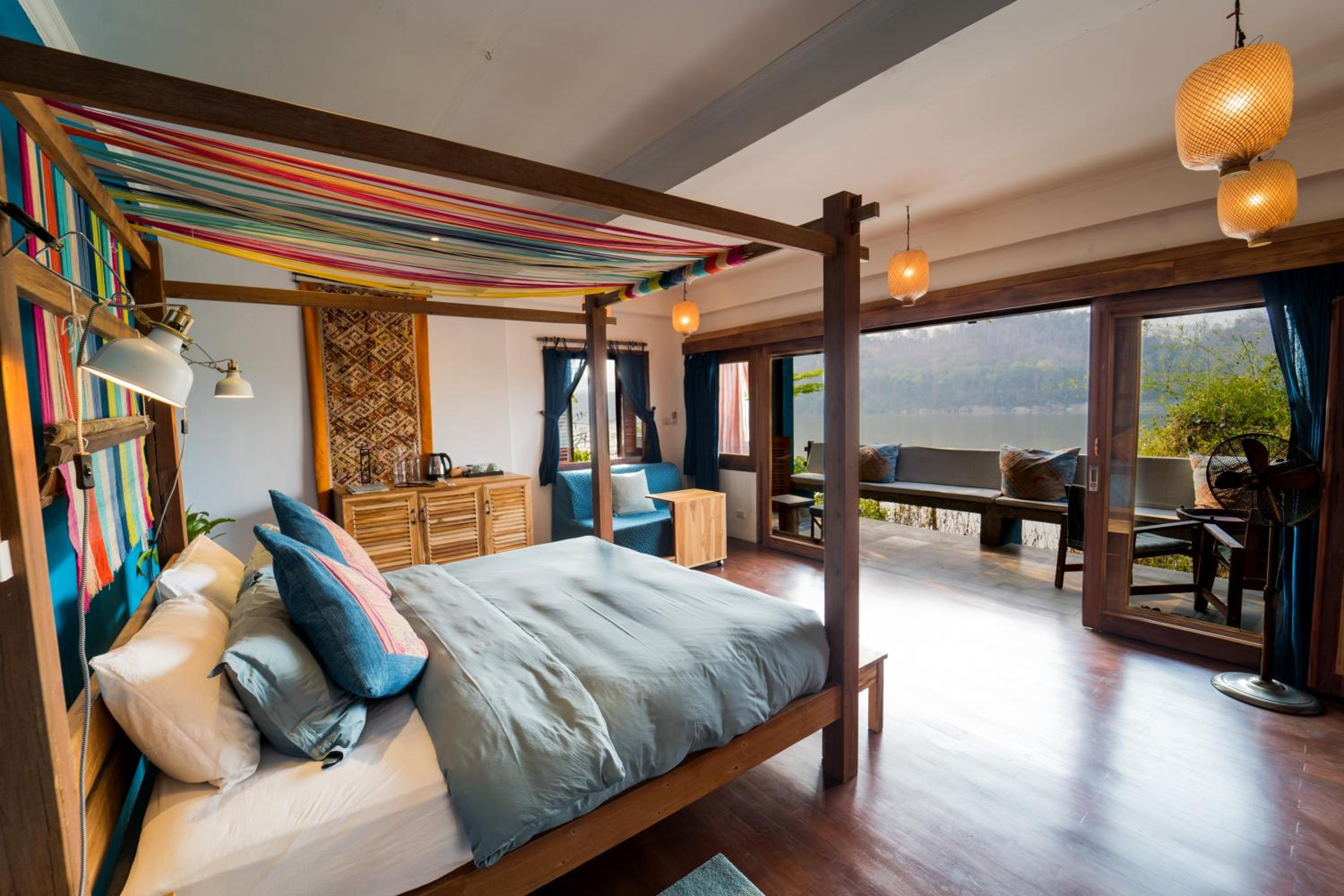 Tai Daeng Suite with river view photo 1