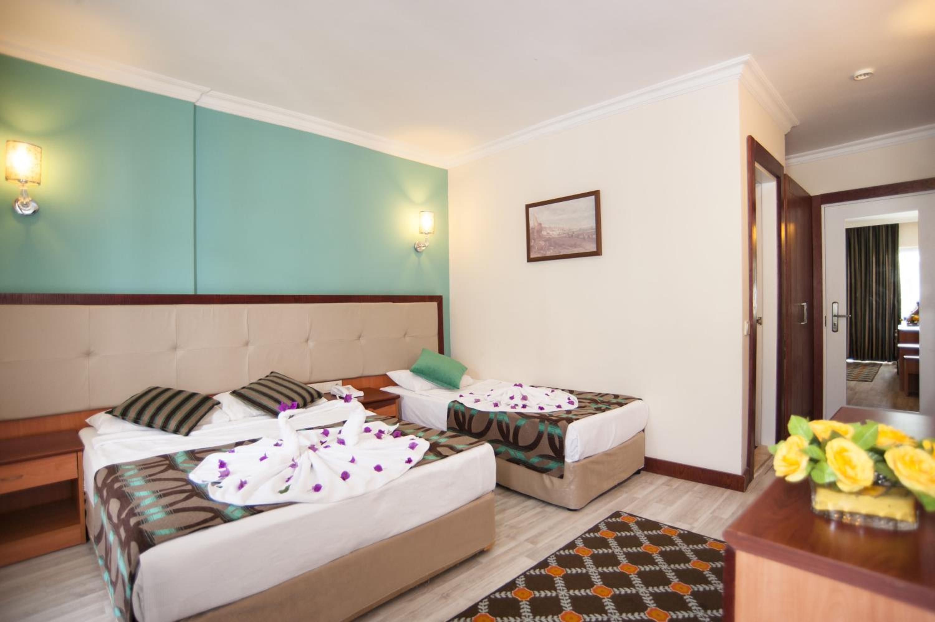 Double or Twin Room with Sea View
