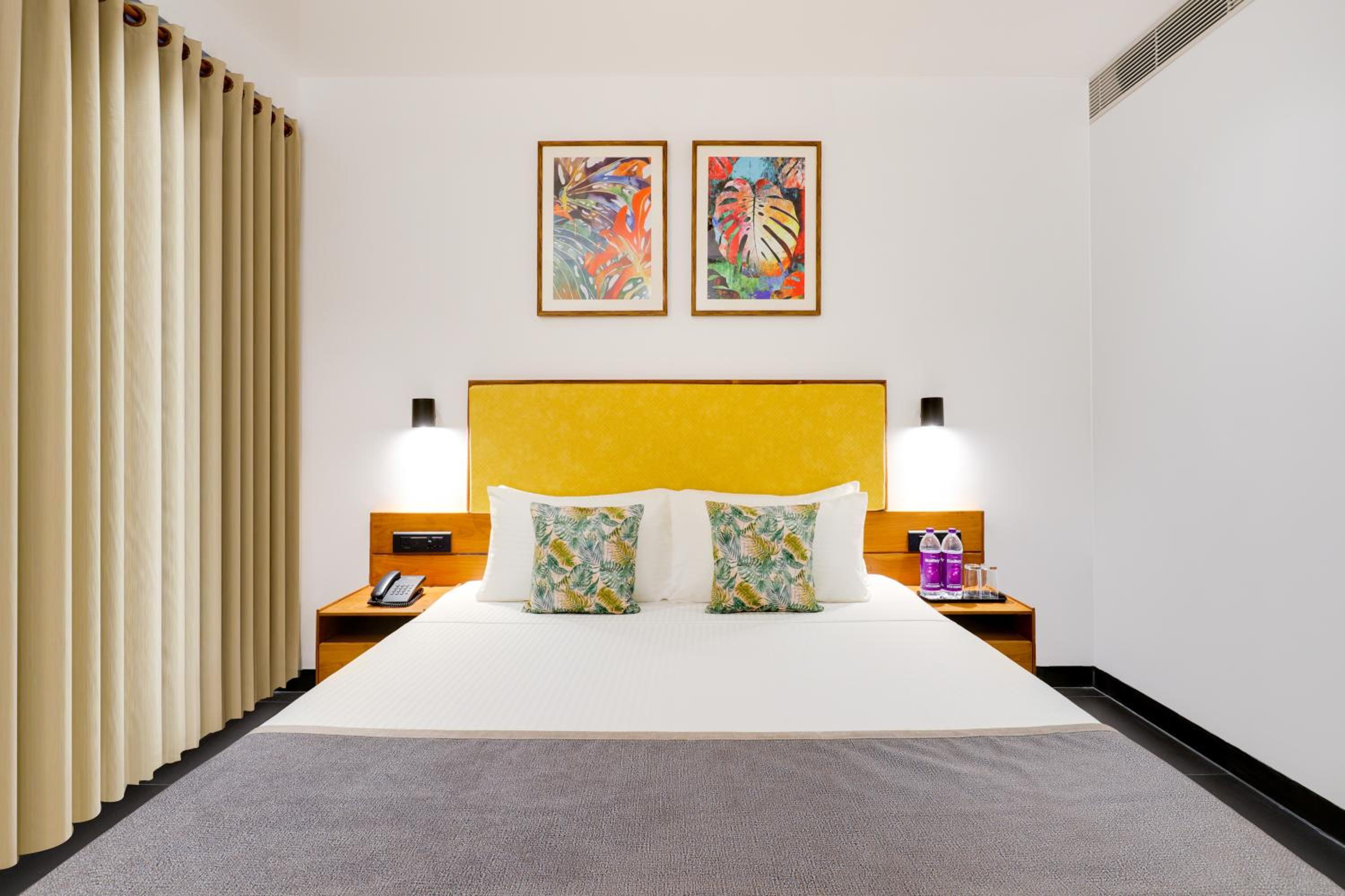 Executive Suite - Photo 1