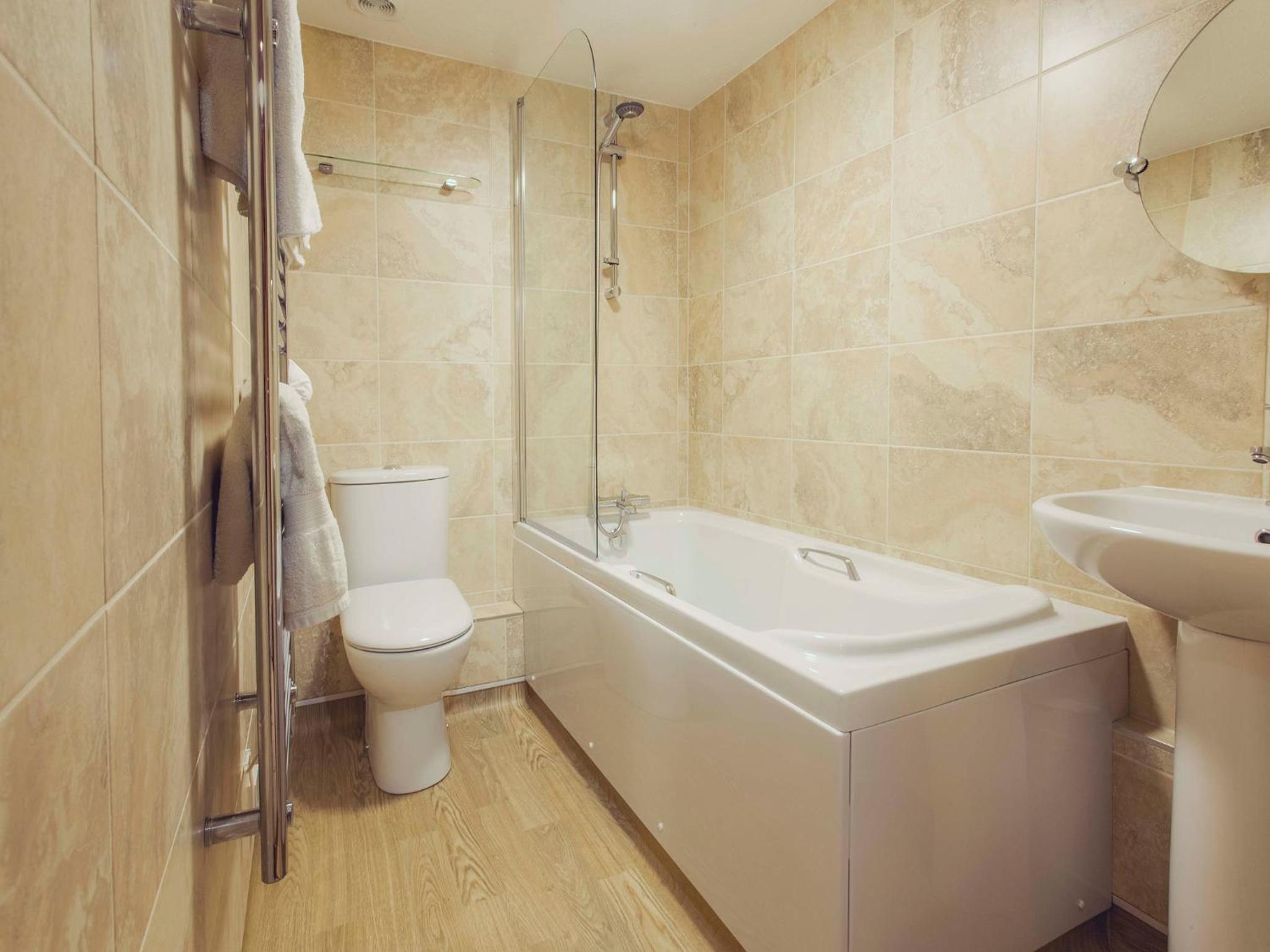 Double or Twin Room with Bathroom - Photo 12