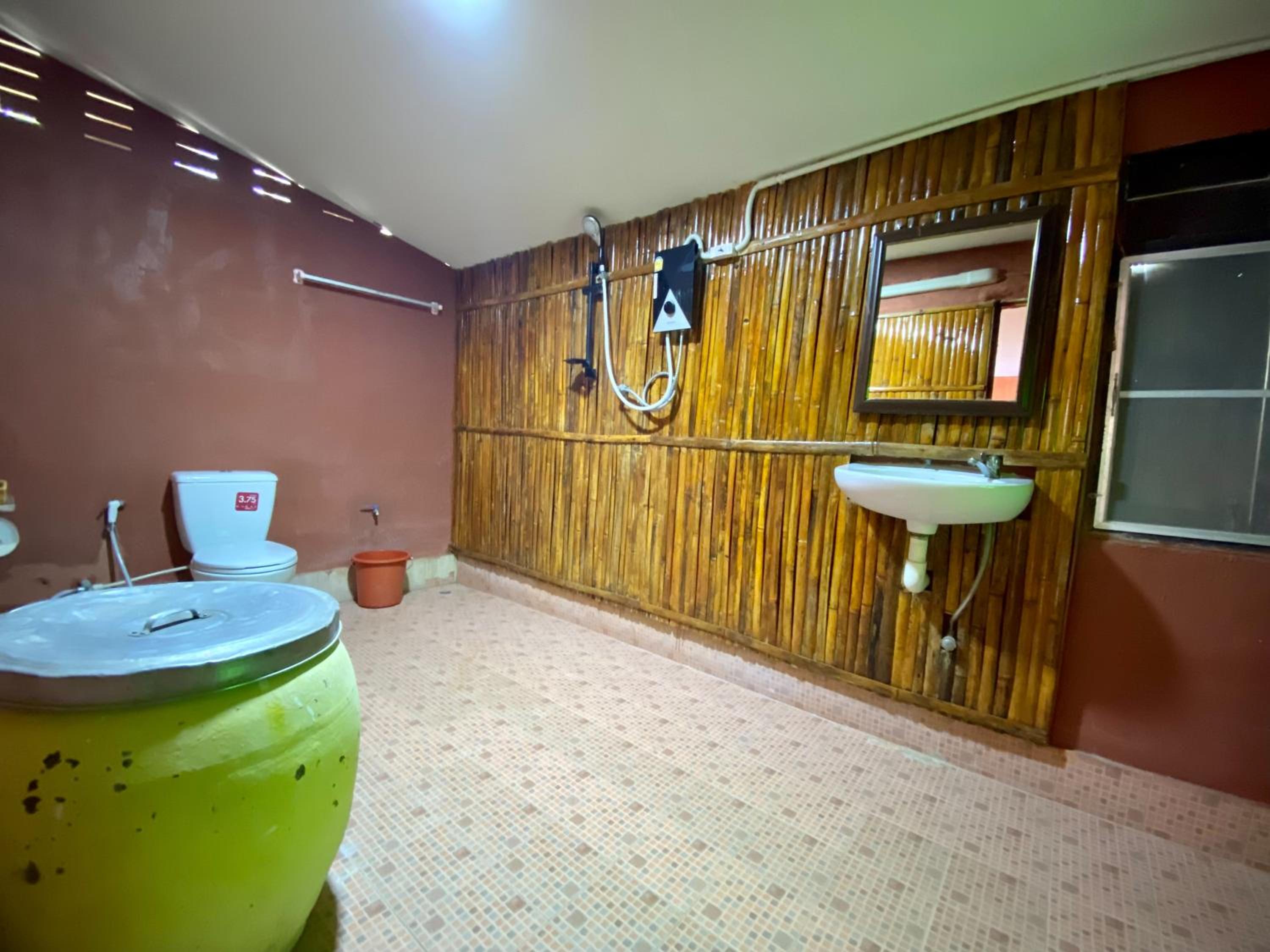 Deluxe Bungalow with Garden View photo 3