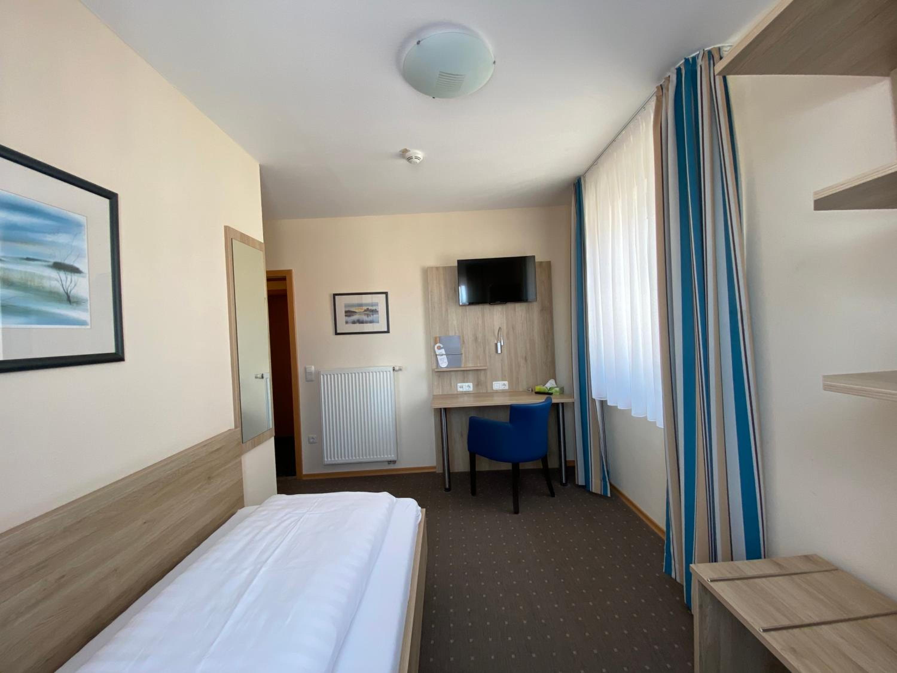 Single Room photo 2
