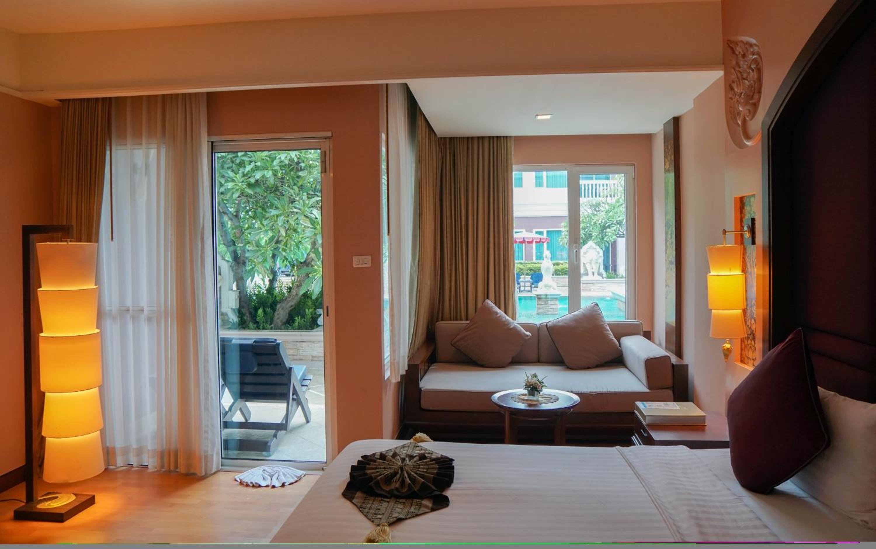Deluxe Double Or Twin Room With Pool View photo 2