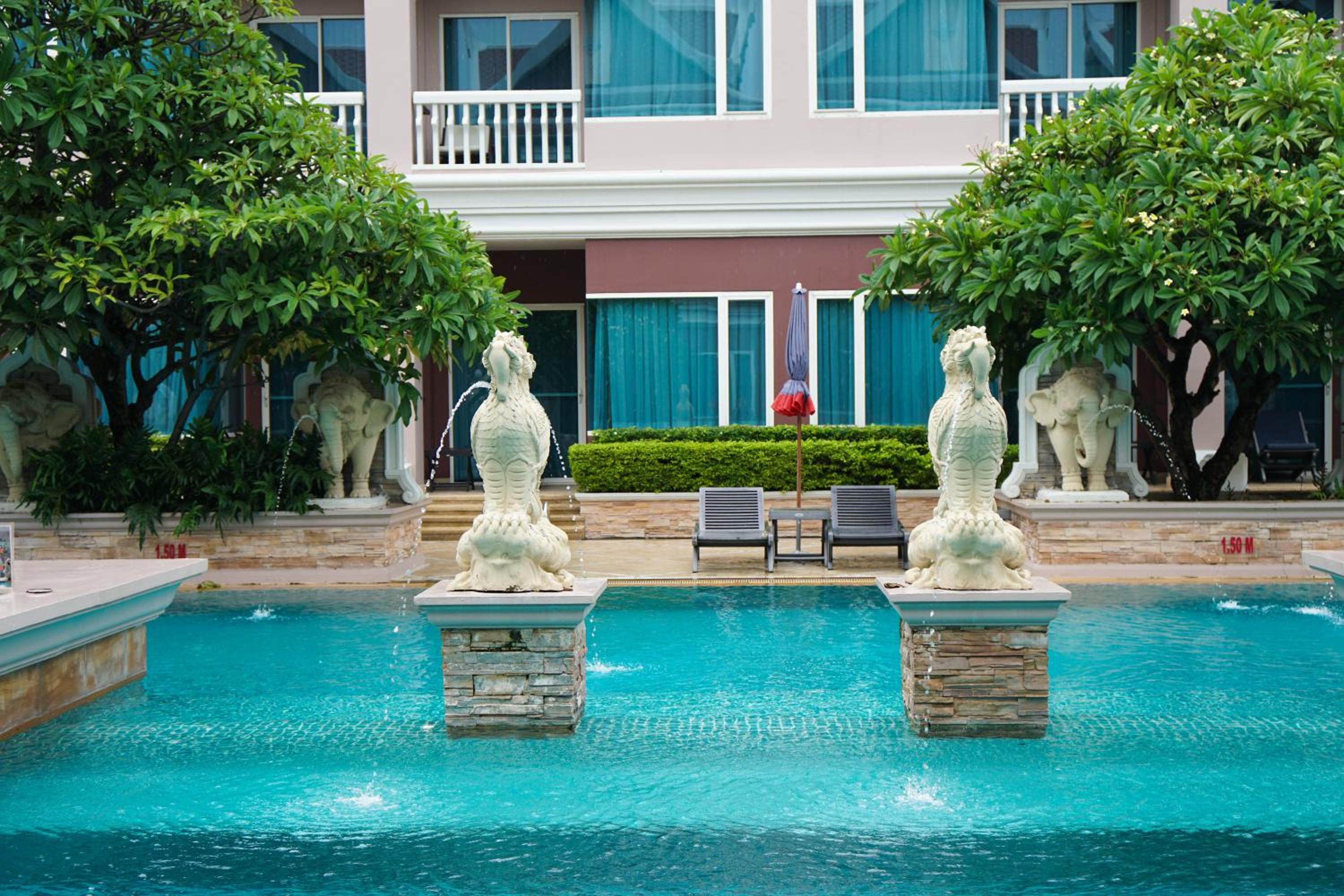 Deluxe Double Or Twin Room With Pool View photo 3