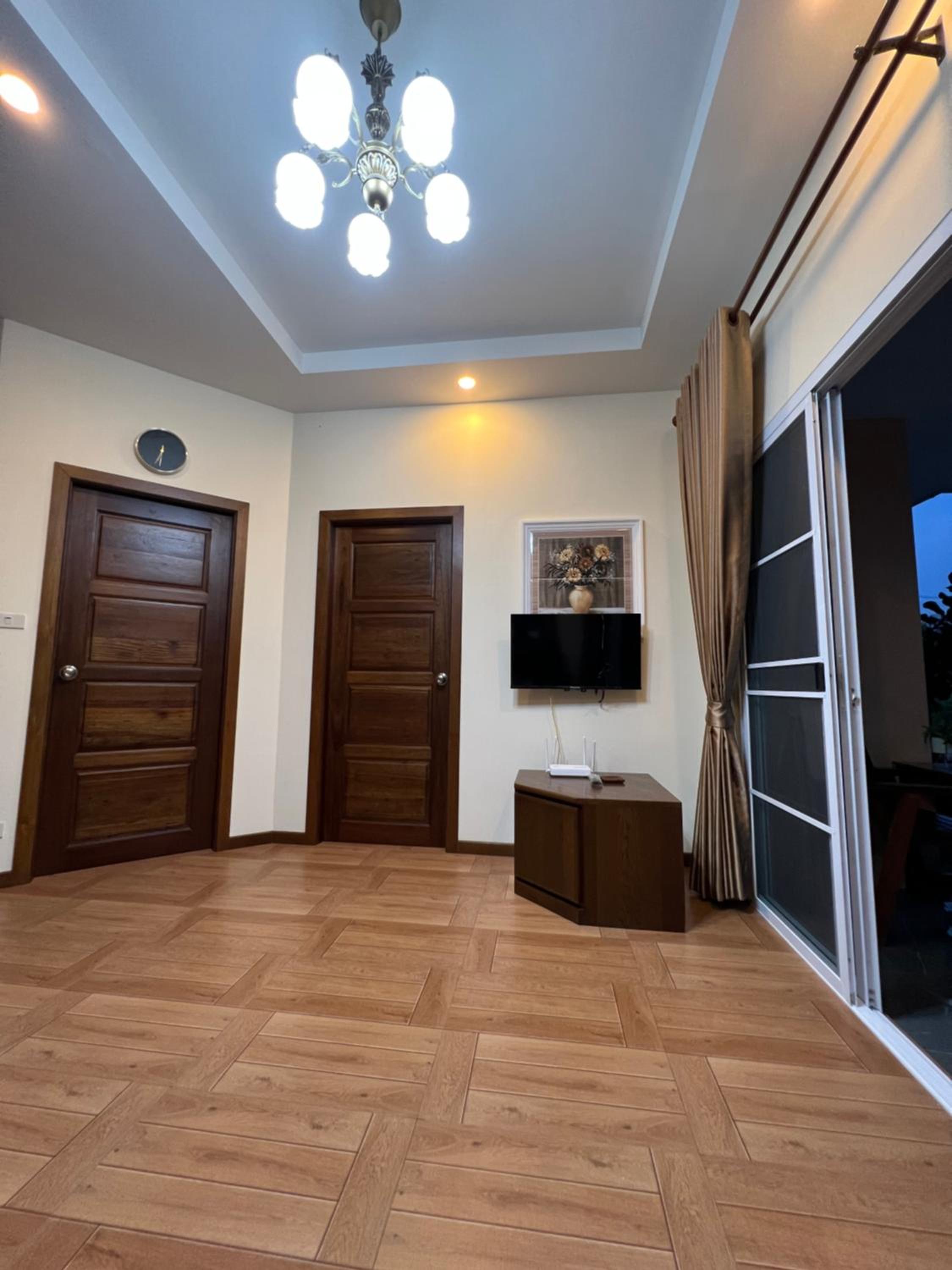 Two-Bedroom House - Photo 16