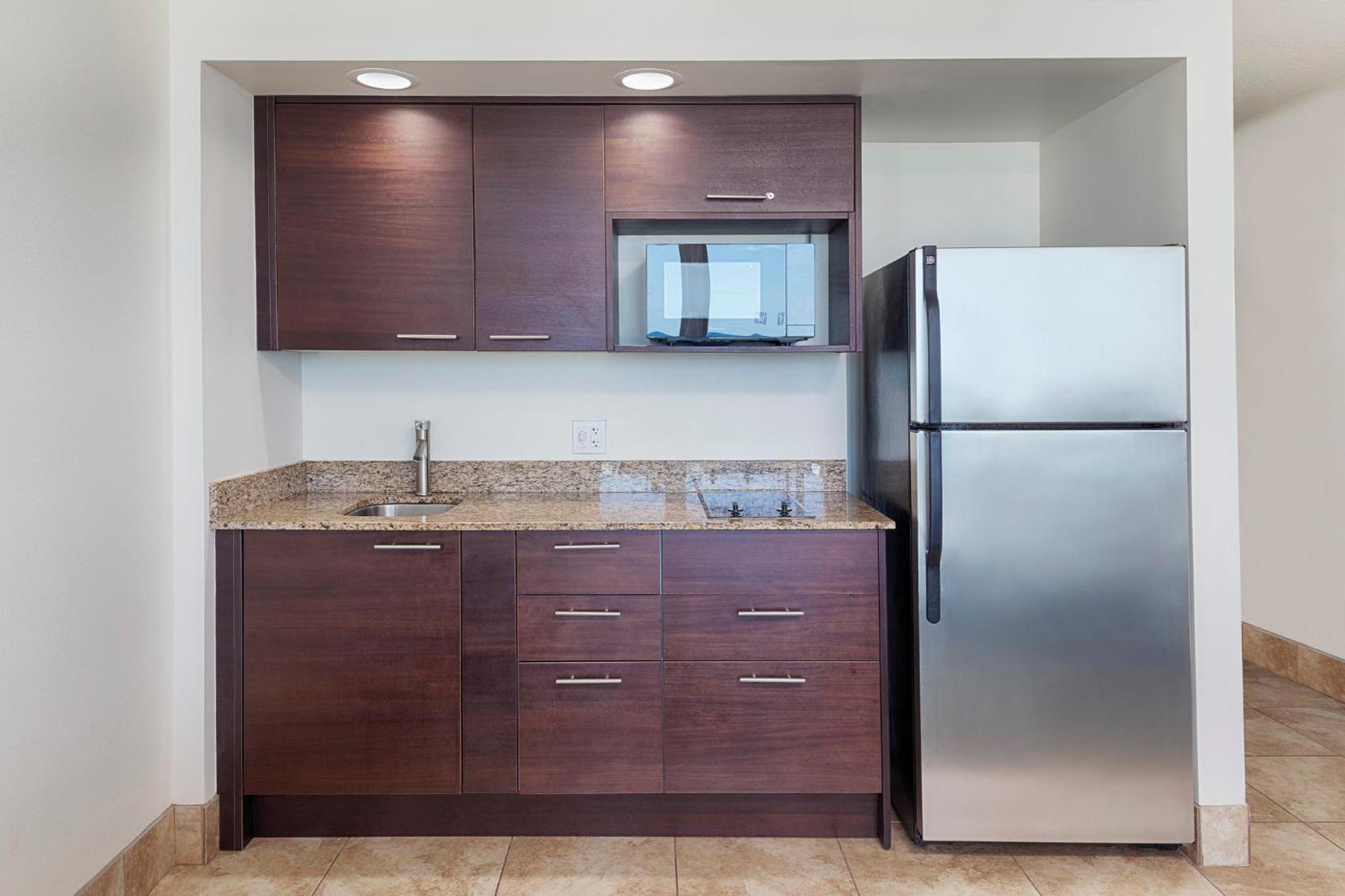 One-Bedroom Suite with Oceanfront - Photo 3