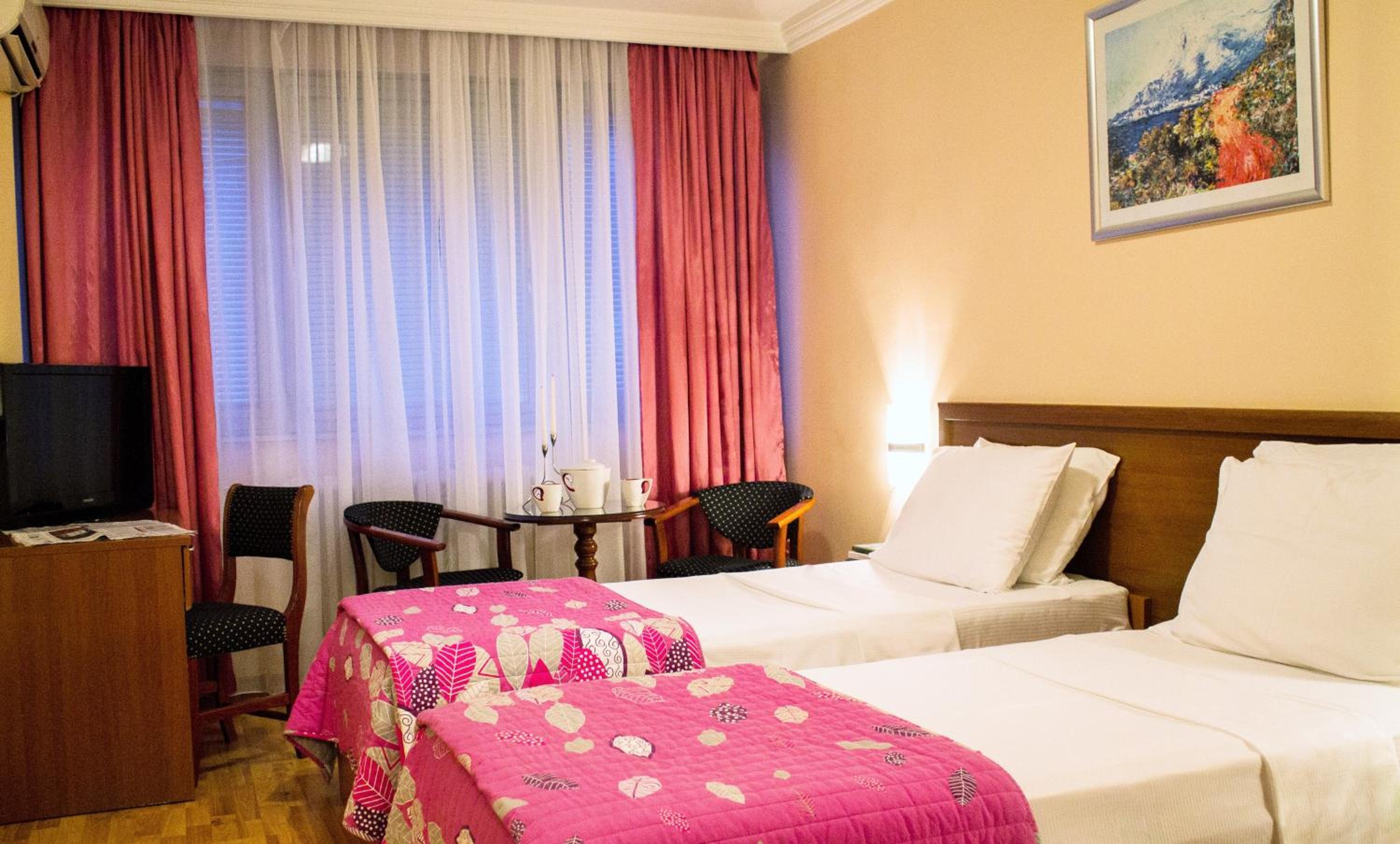 Double or Twin Room - Photo 19