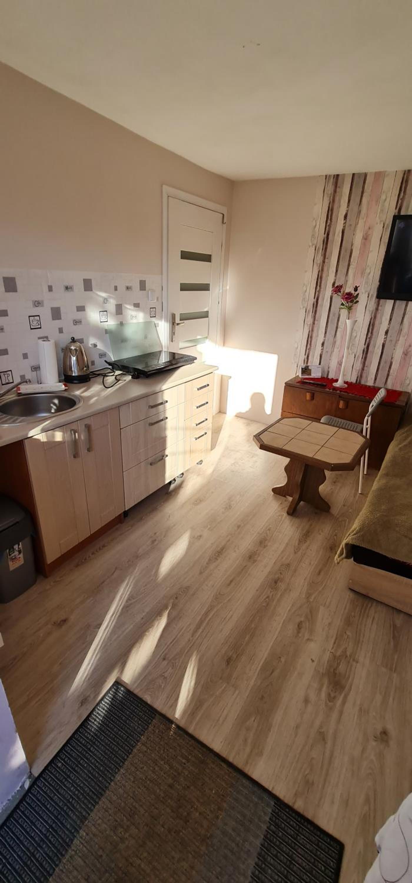 Double or Twin Room with Bathroom - Photo 3